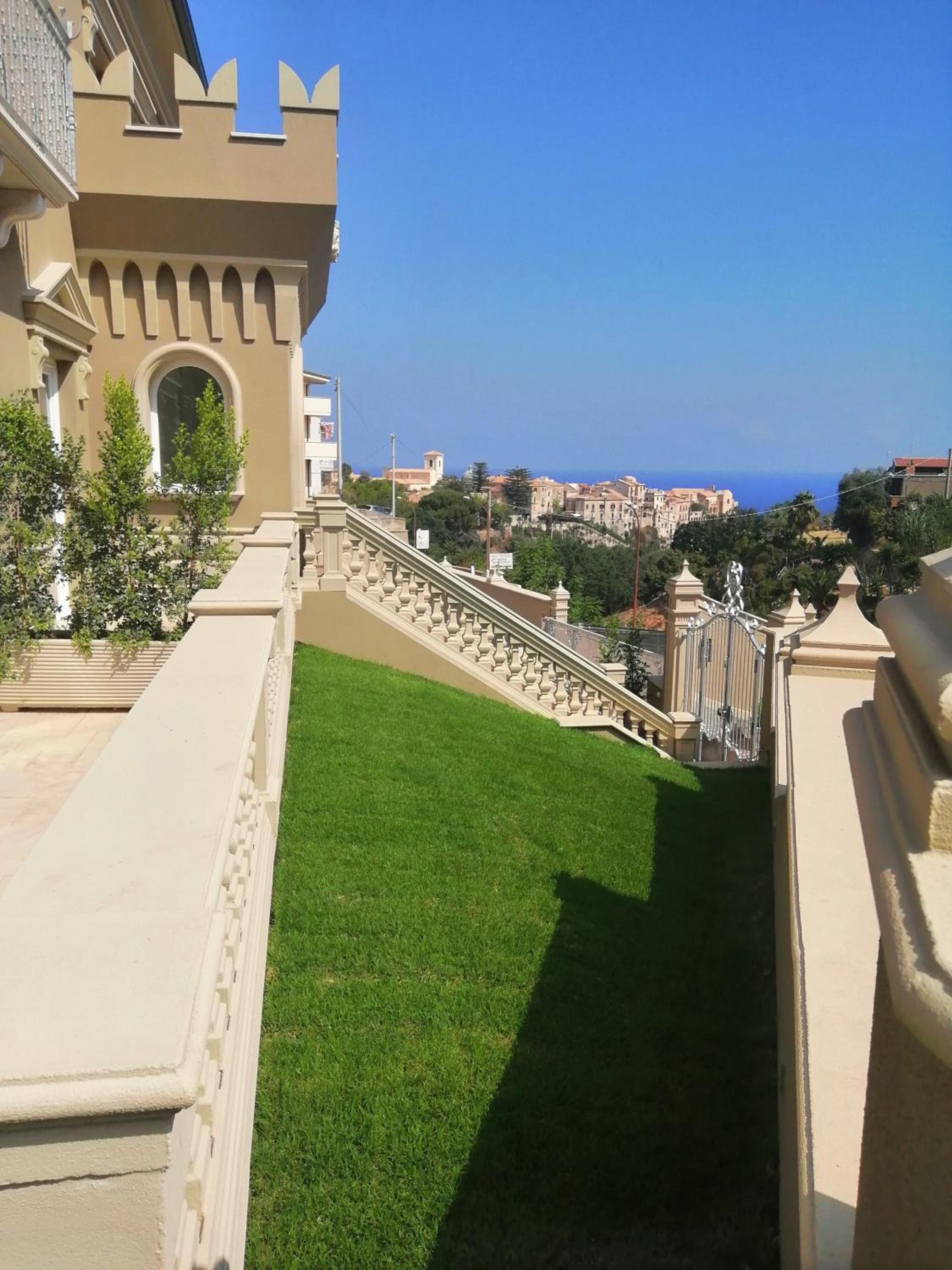 Hotel Sui Generis Tropea Luxury Rooms