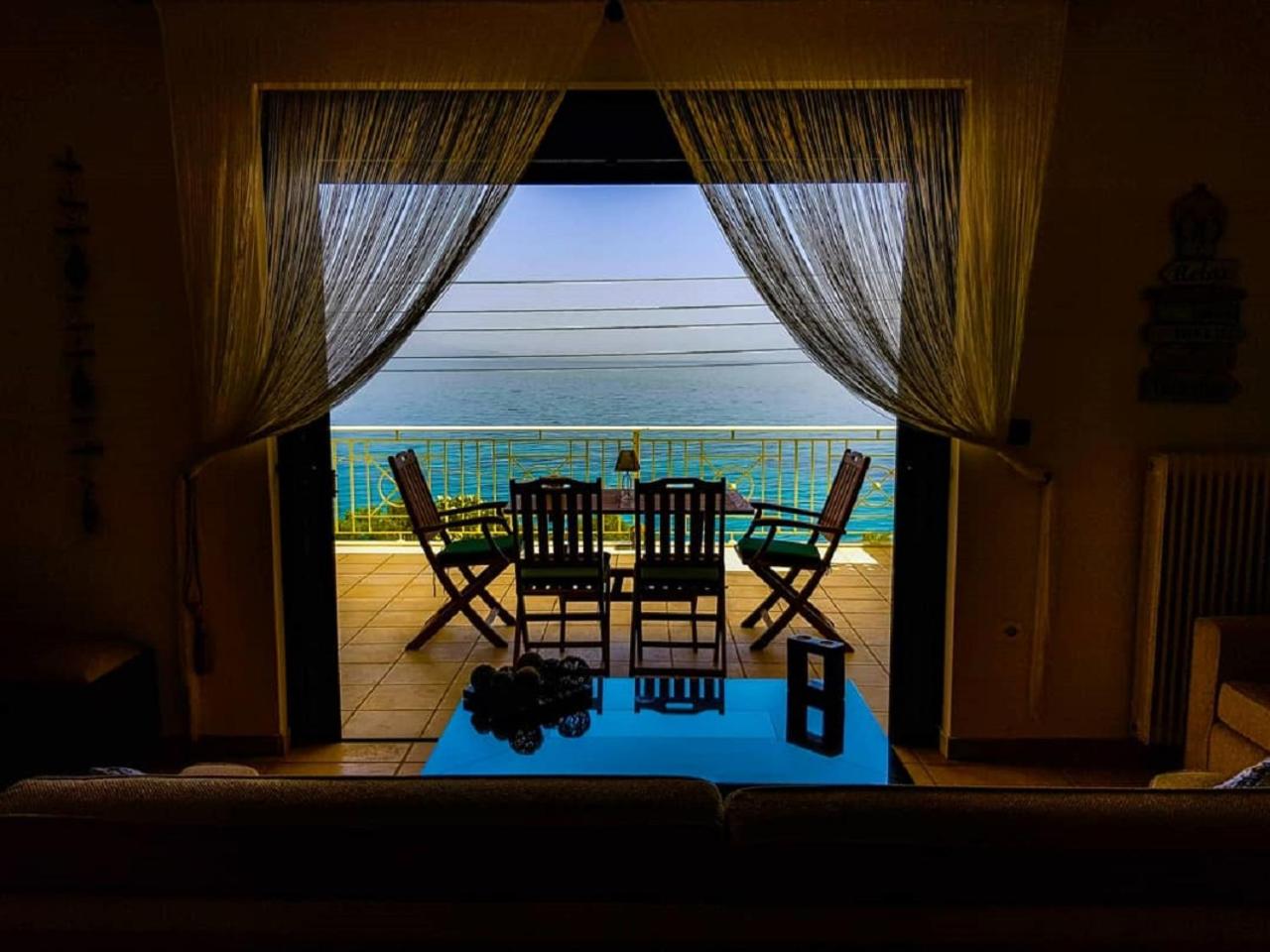 Derveni Seaside Apartments - Deluxe Sea View Penthouse Jacuzzi-BBQ & Groundfloor Garden View Apartment view 3