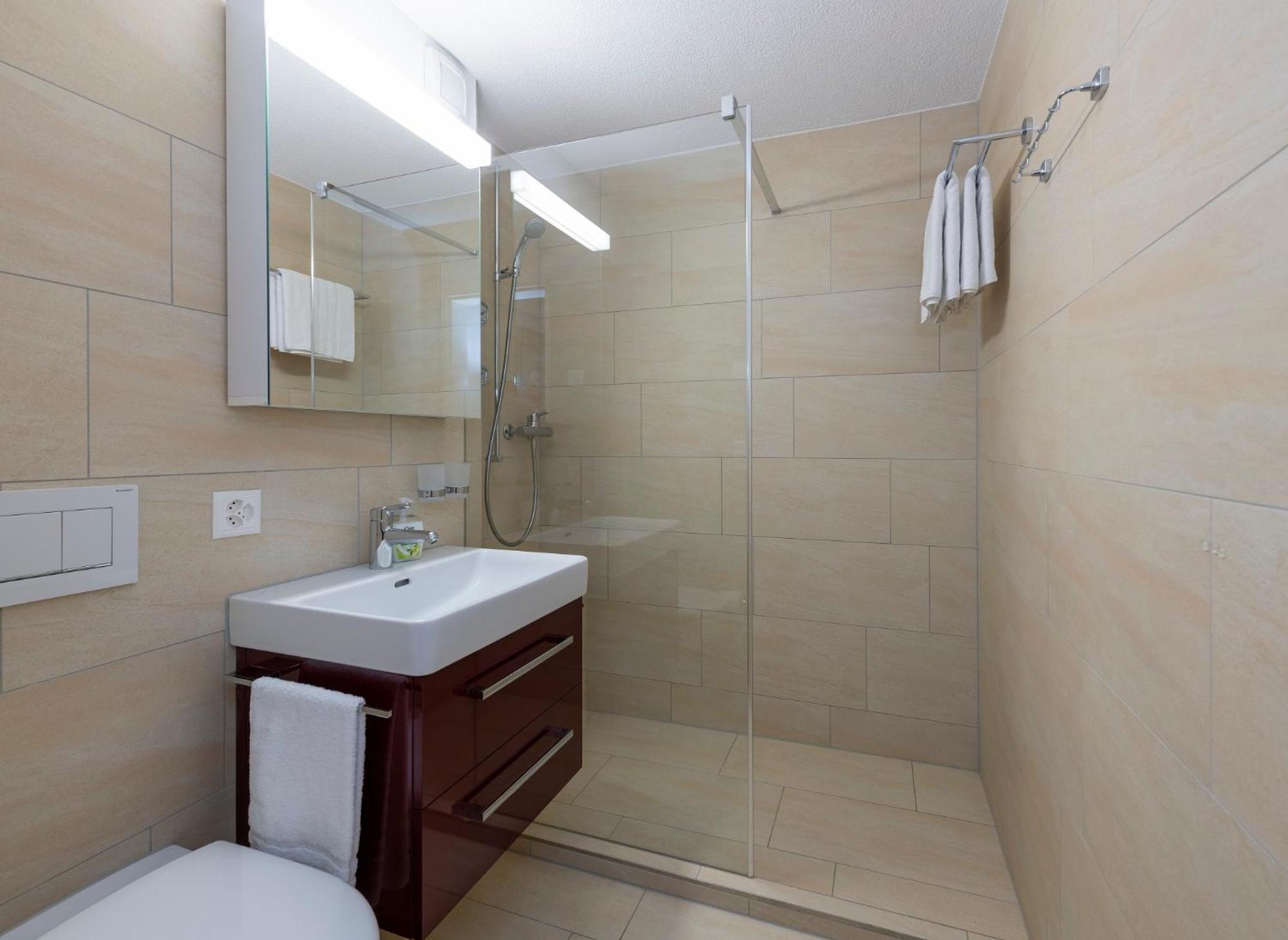 Zuhause in den Alpen Ihre Ferienwohnung mit Hallenbad und Sauna