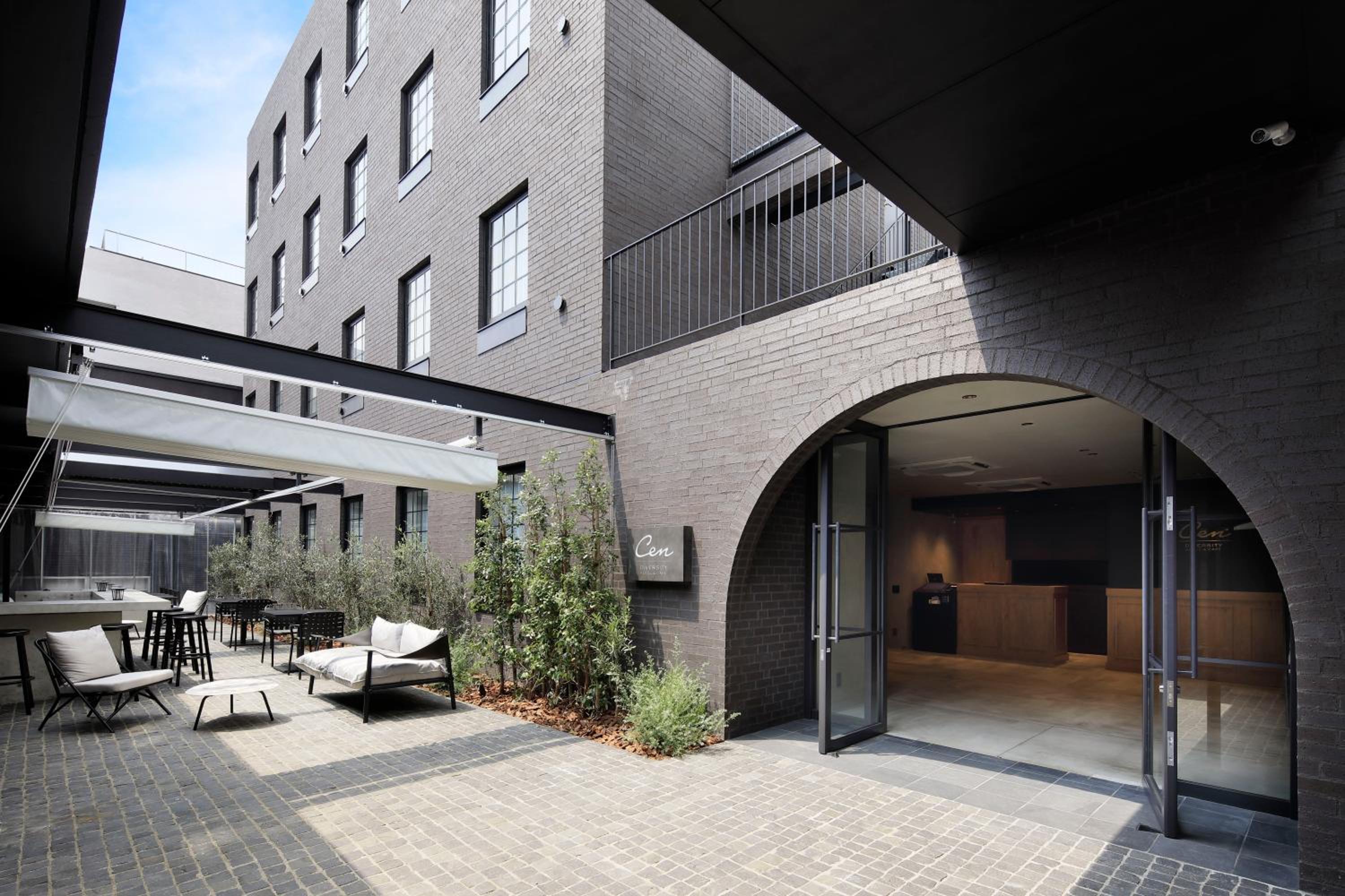 HOTEL CEN-2