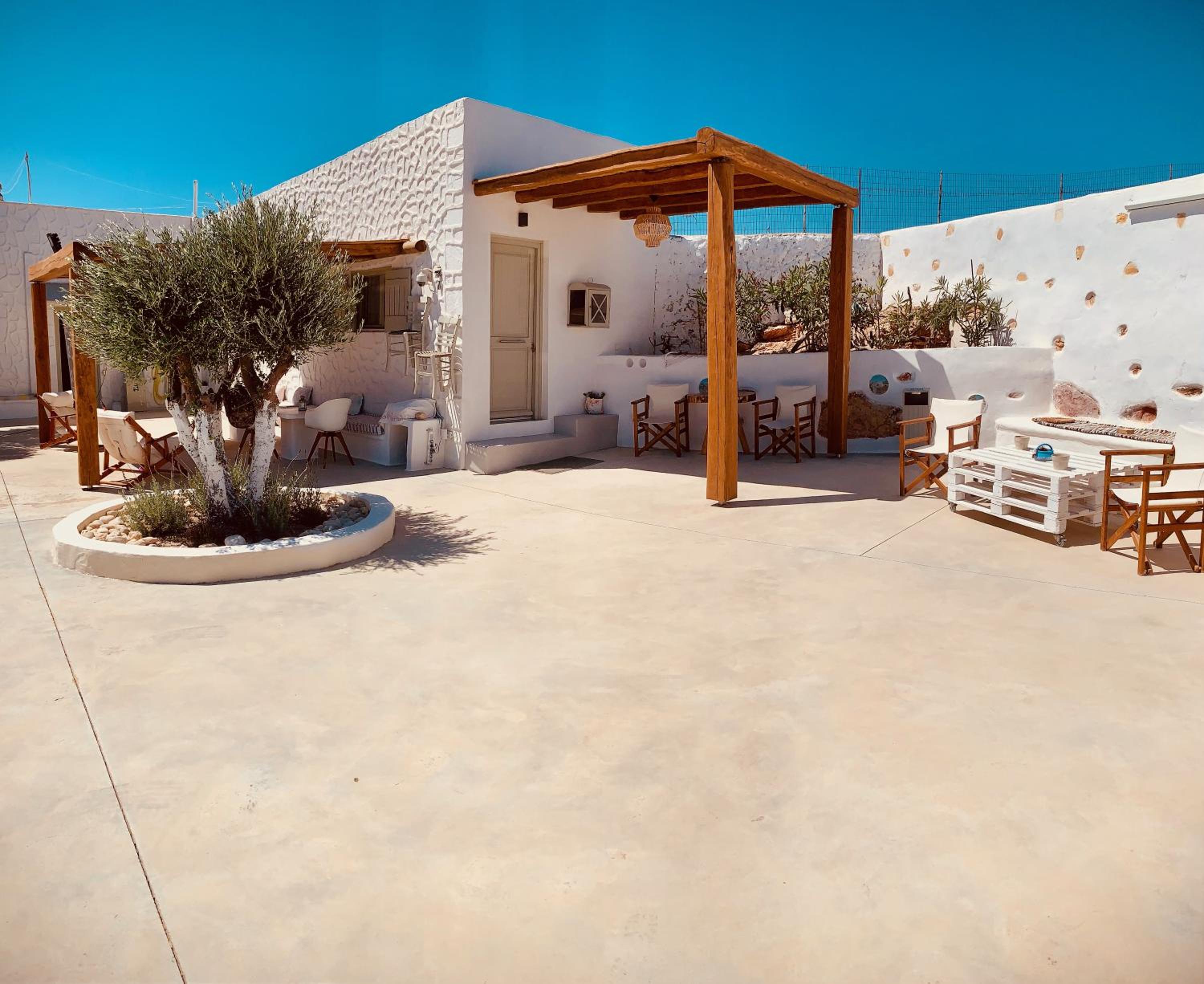Aeris en Koufonisia — balance & terrace