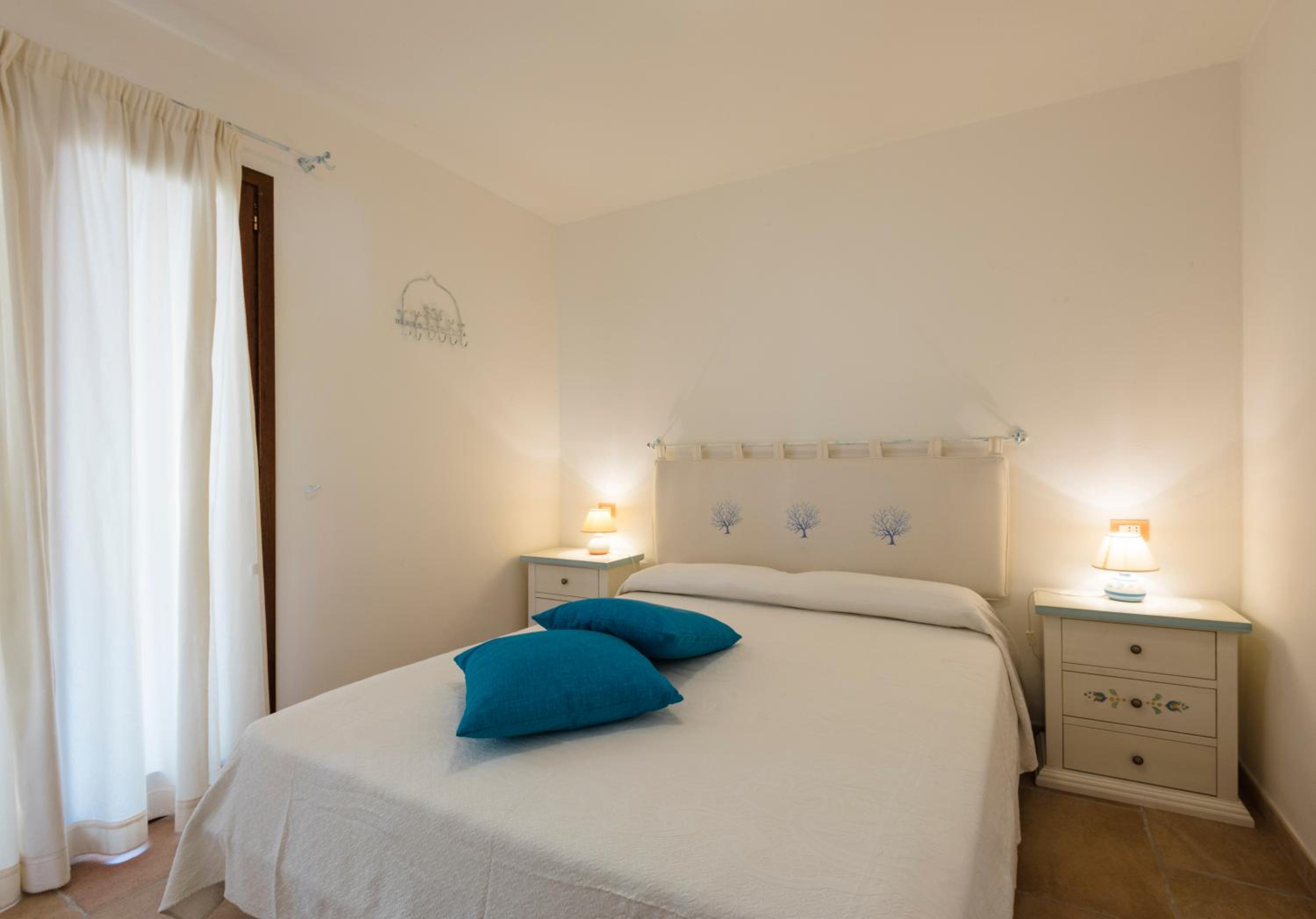 Spiaggia Bianca Pedra Rosa - Your House in Sardinia