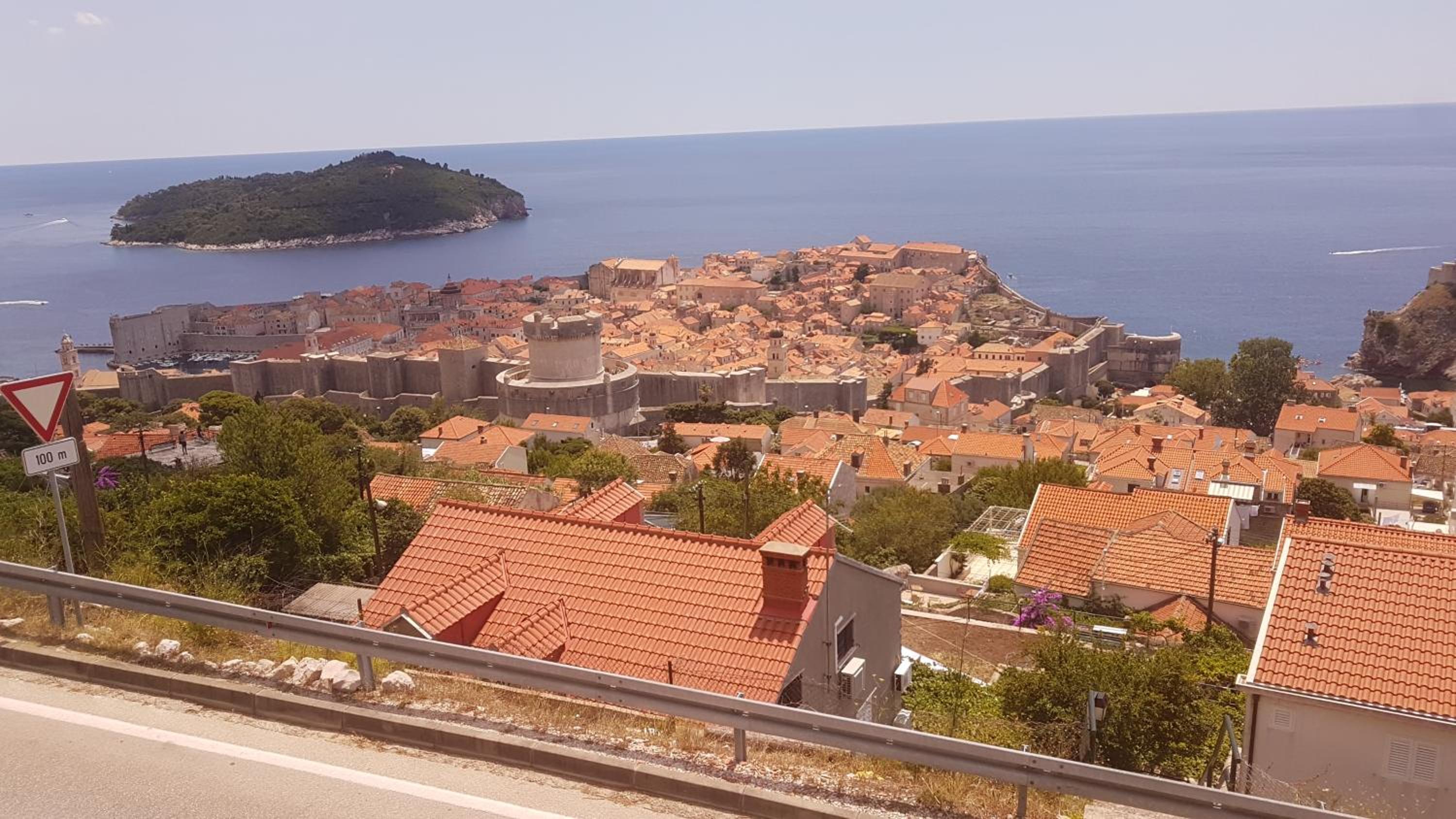 Eni Luxury Residence