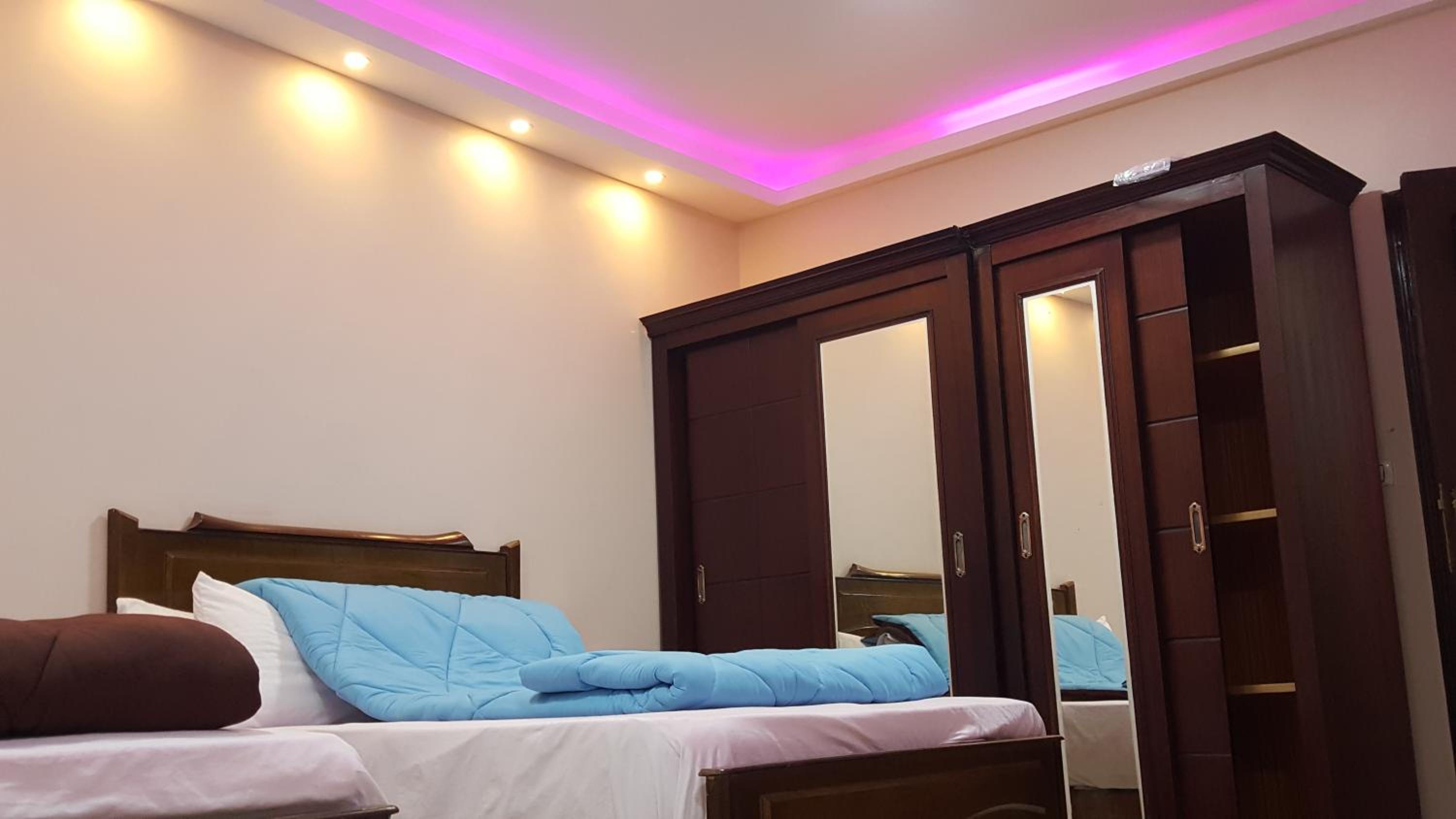 Royal Pyramids Inn