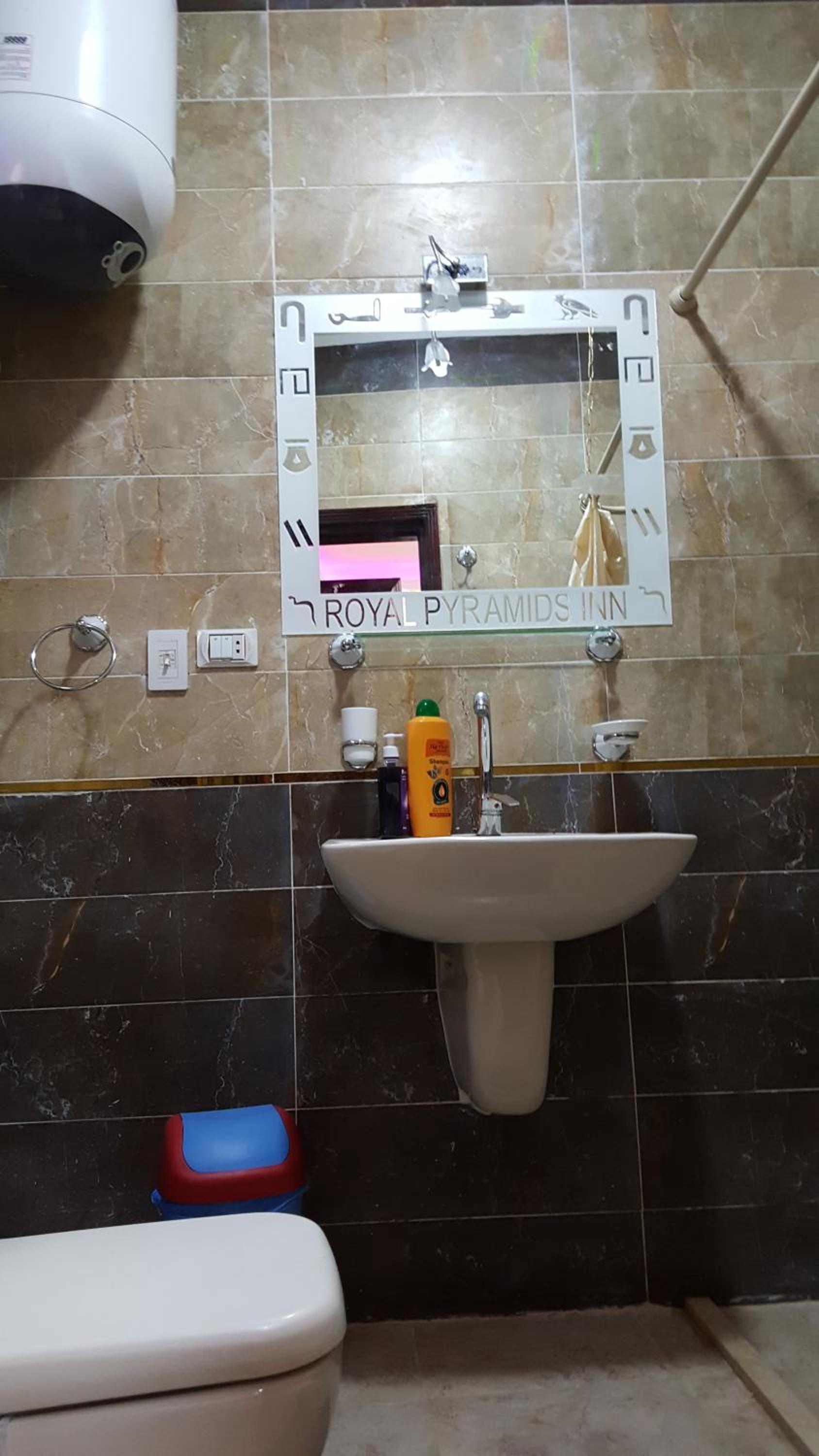 Royal Pyramids Inn