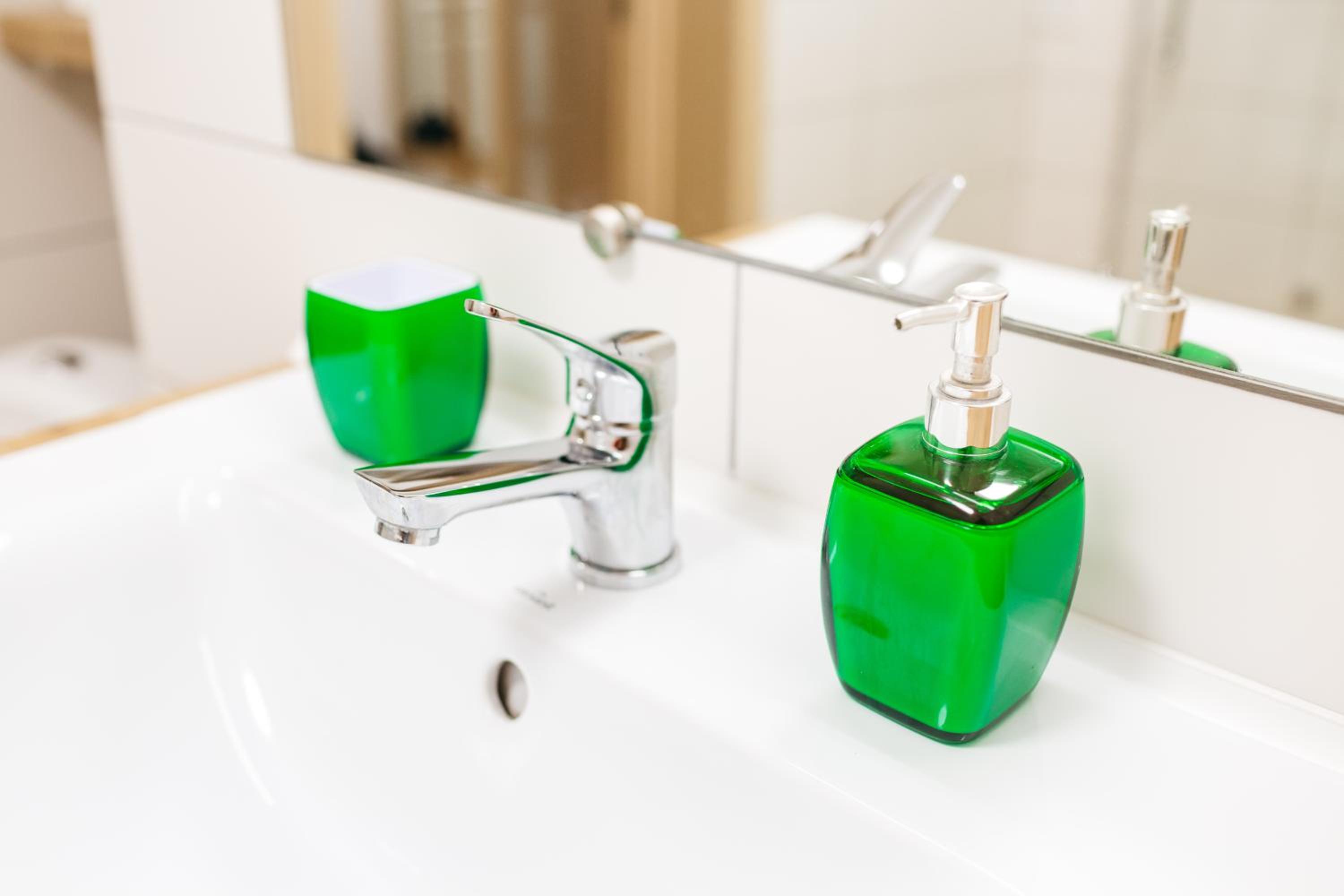 "Green Oasis Apartment"