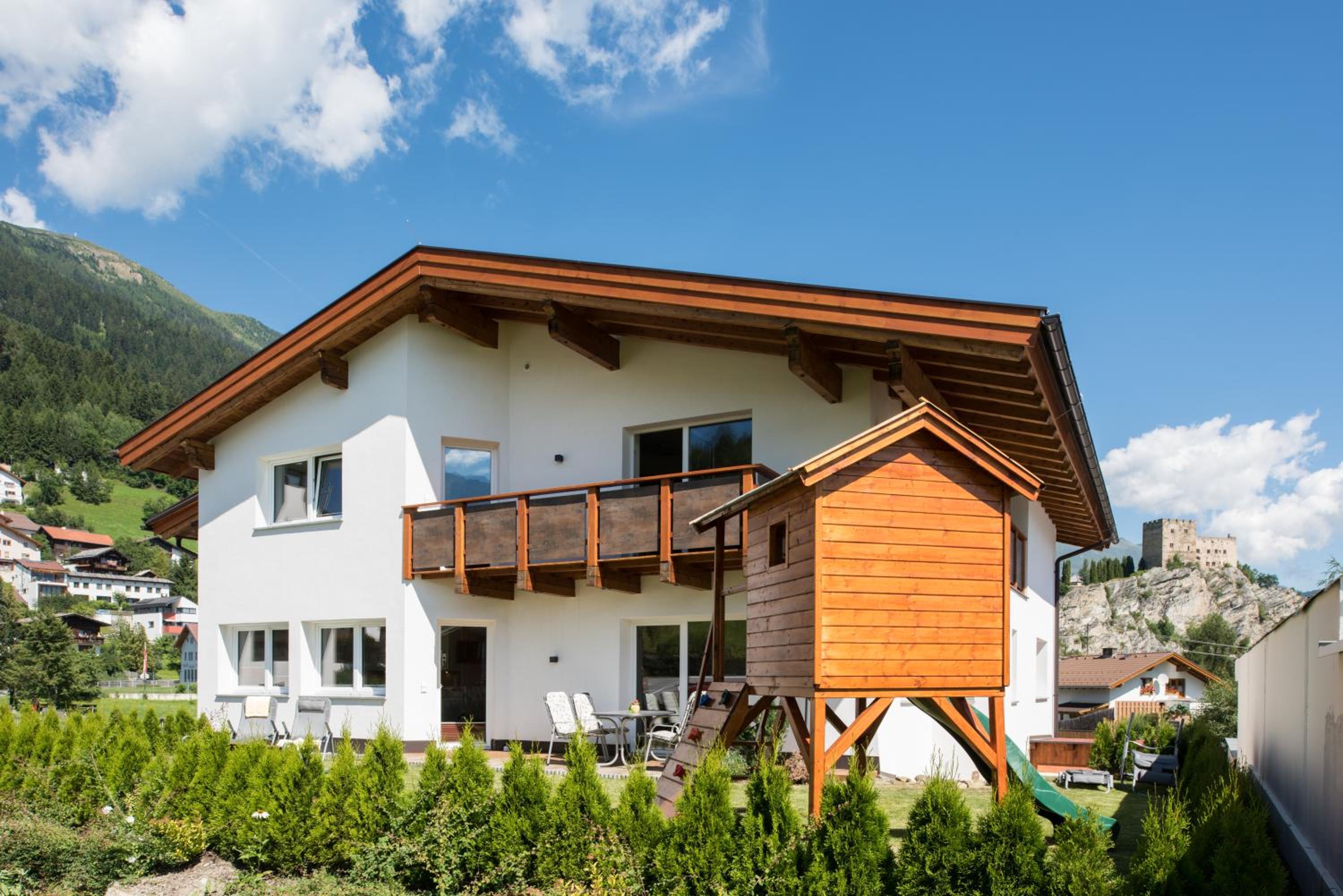 Ladis Living view 5