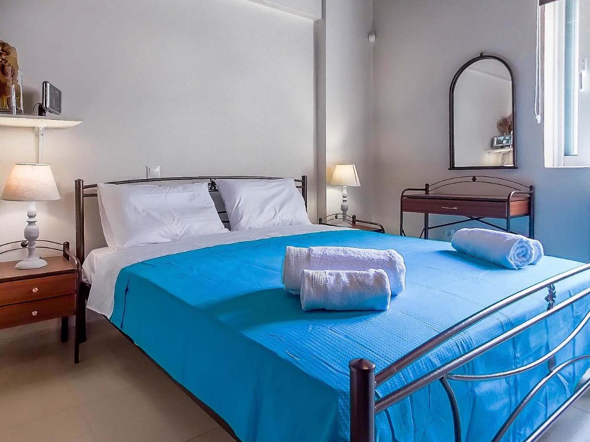 Nea Filadelfia- Spacious Apartment with Garden