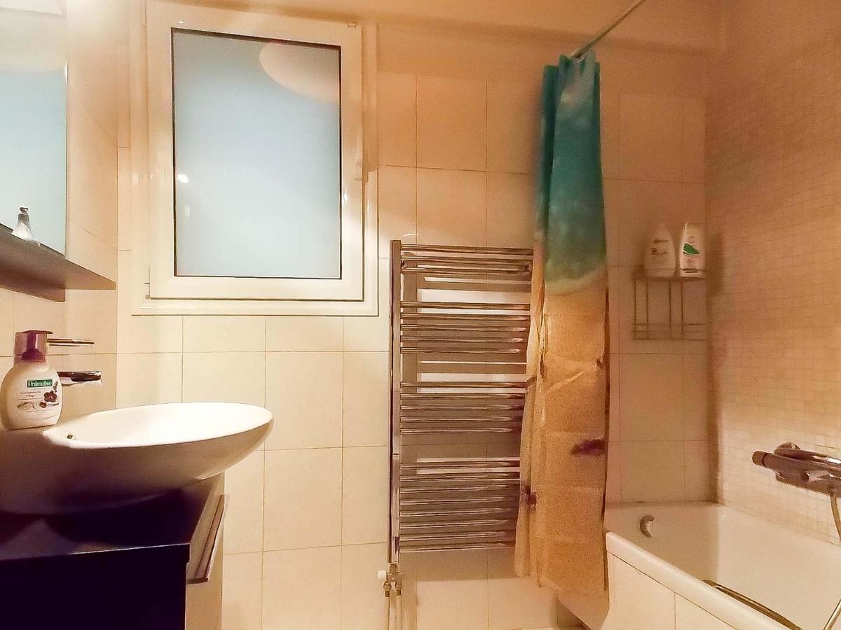 Nea Filadelfia- Spacious Apartment with Garden