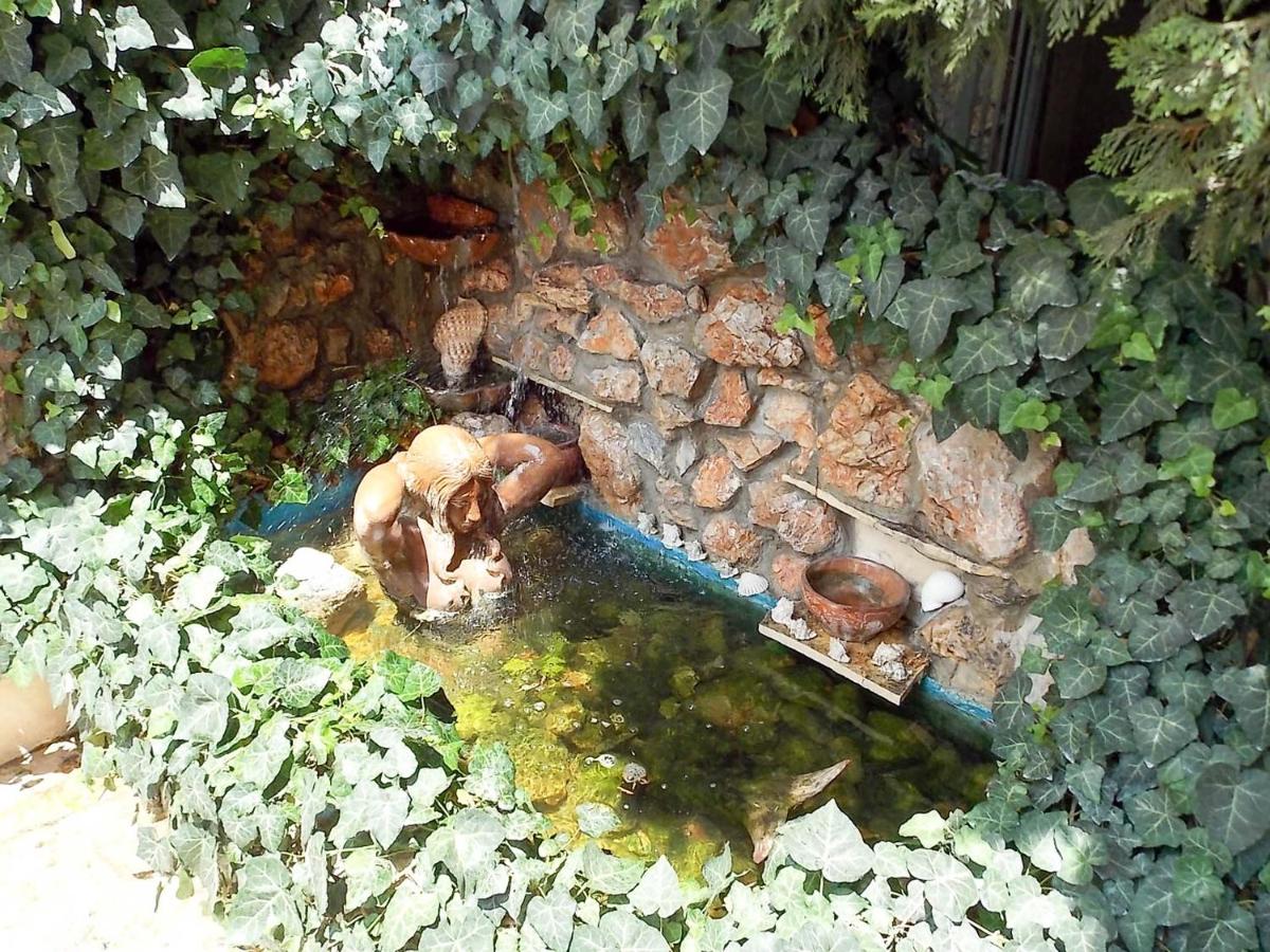 Nea Filadelfia- Spacious Apartment with Garden