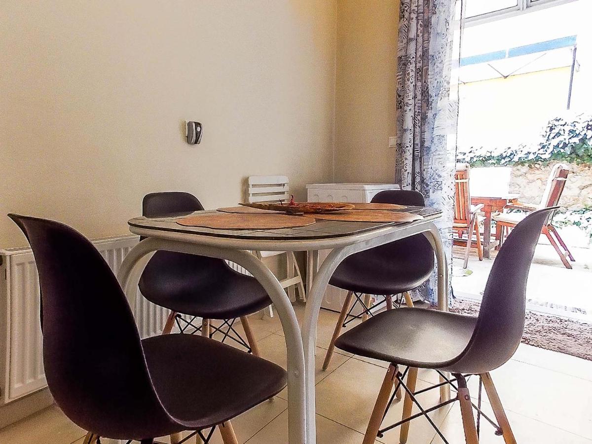 Nea Filadelfia- Spacious Apartment with Garden