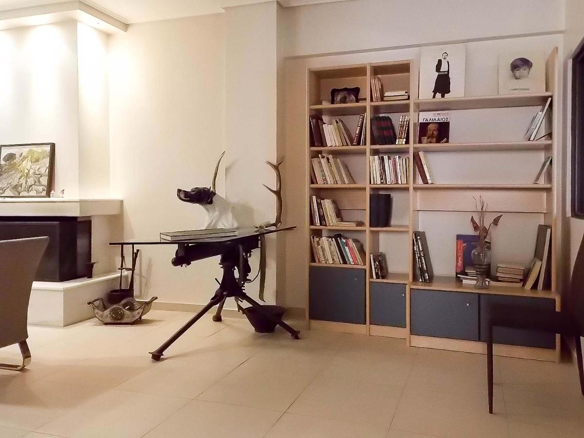 Nea Filadelfia- Spacious Apartment with Garden