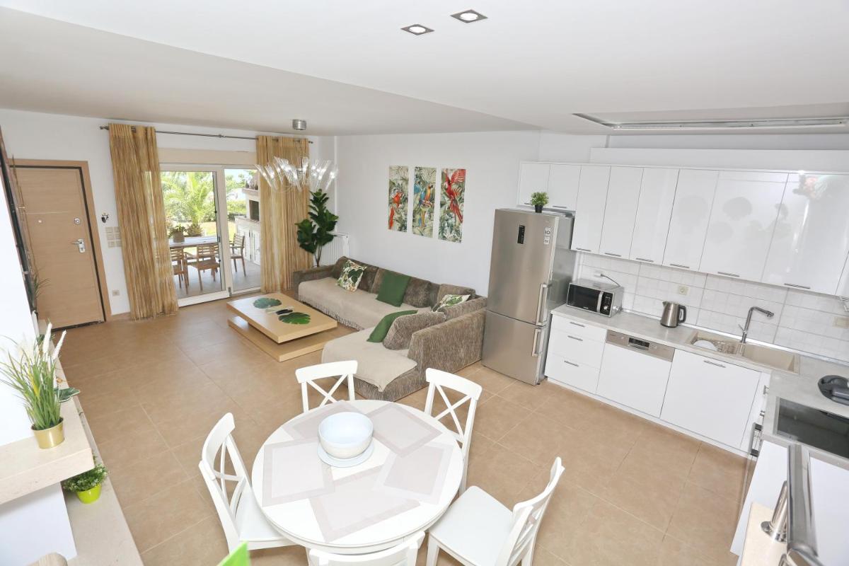 Villa The View - Beachfront, 5 Bedrooms, BBQ, View view 5