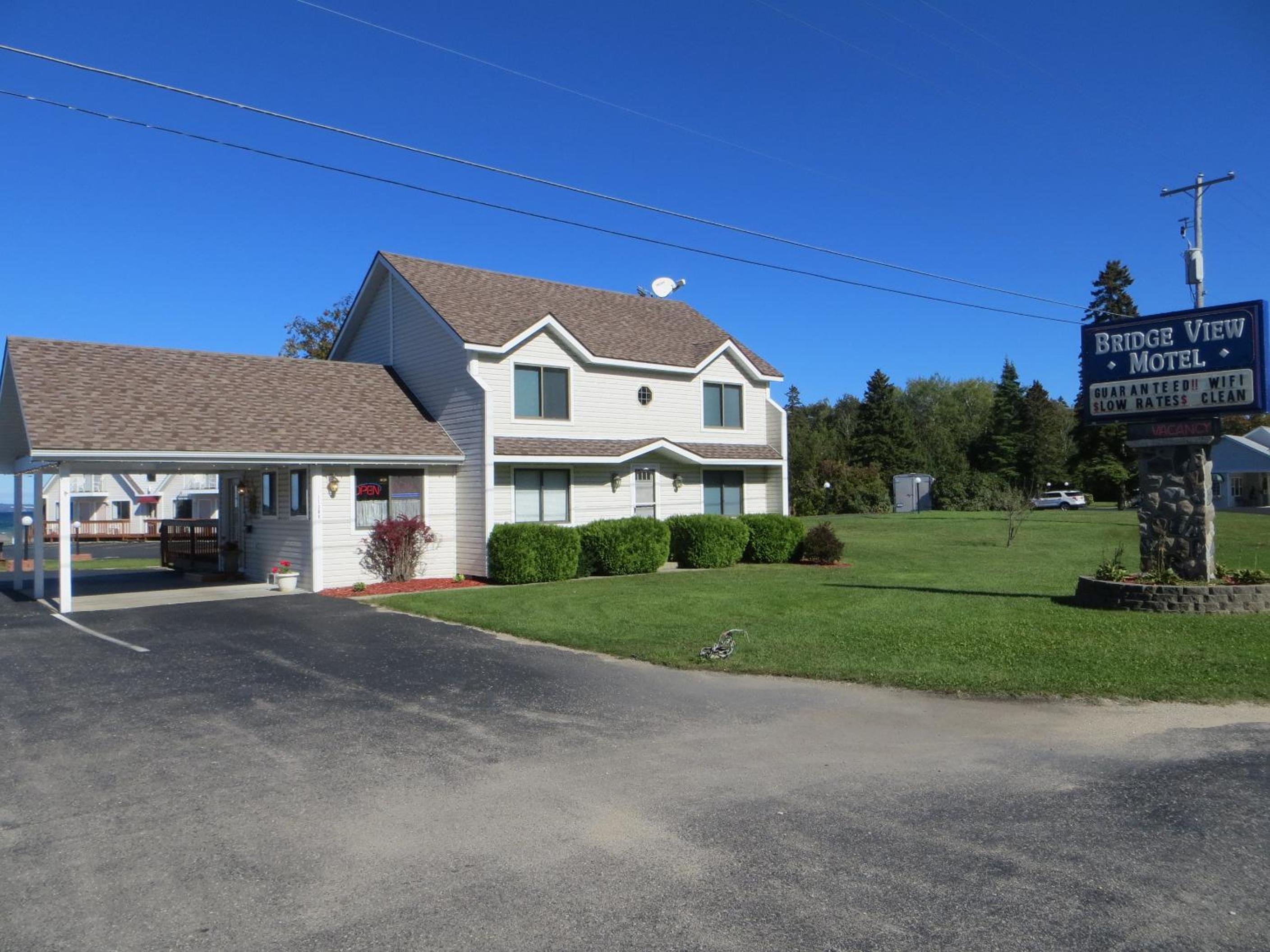 Bridgeview Motel