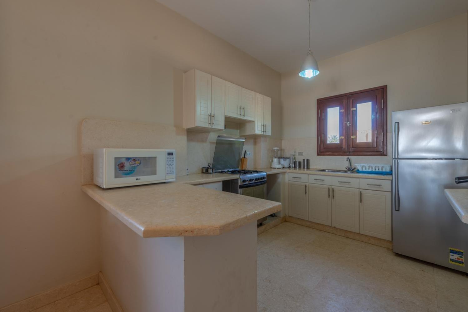 Scenic Views 3-Bedroom Villa in Sabina, El Gouna Private Jacuzzi & Lagoon Access view 5
