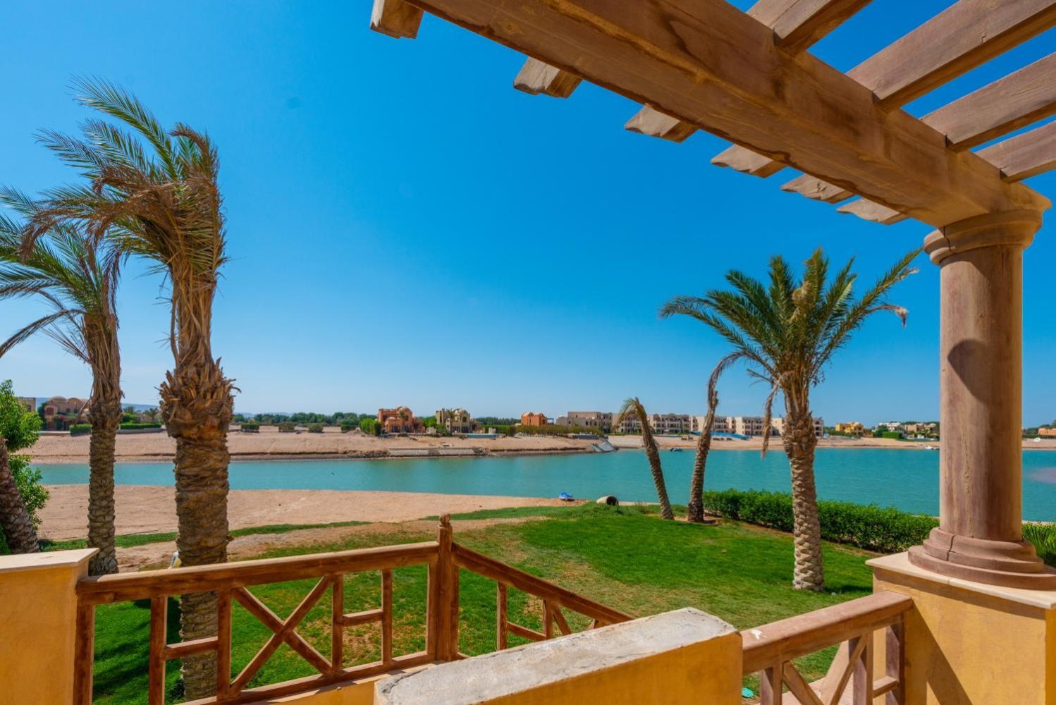 Scenic Views 3-Bedroom Villa in Sabina, El Gouna Private Jacuzzi & Lagoon Access view 3