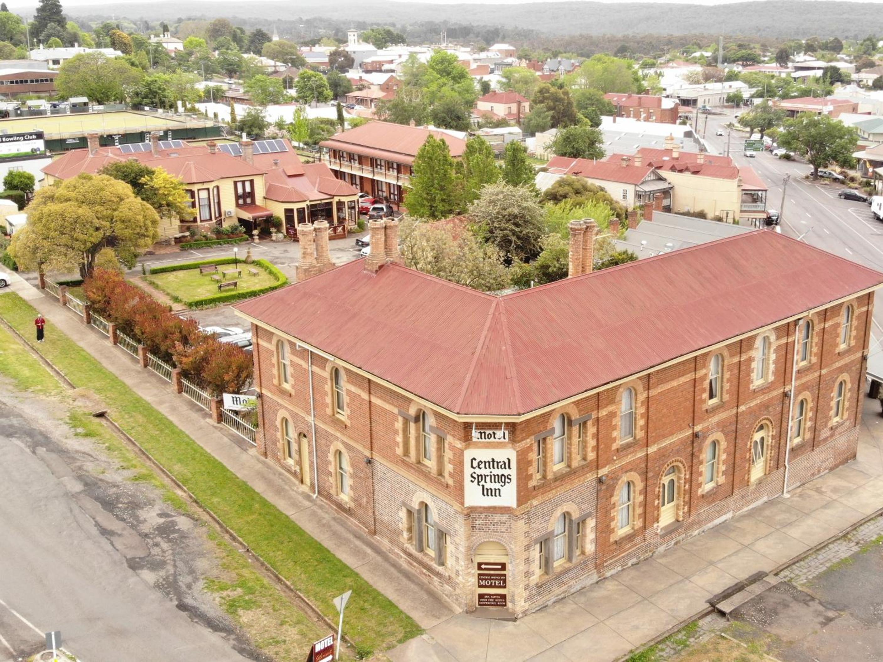Central Springs Inn