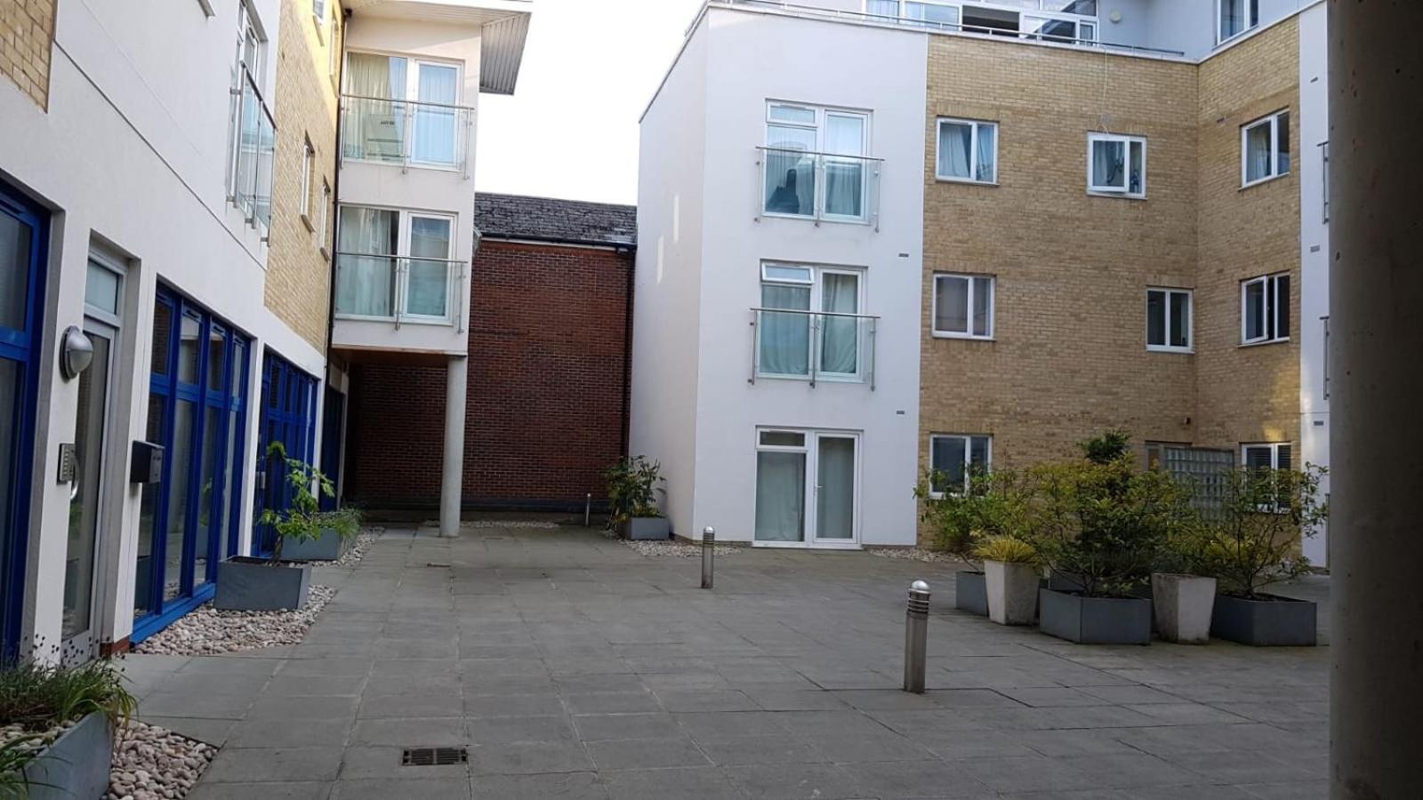 Guildford Vacations - Blue Sky Apartments Abbots Yard, Guildford - Property Image 9