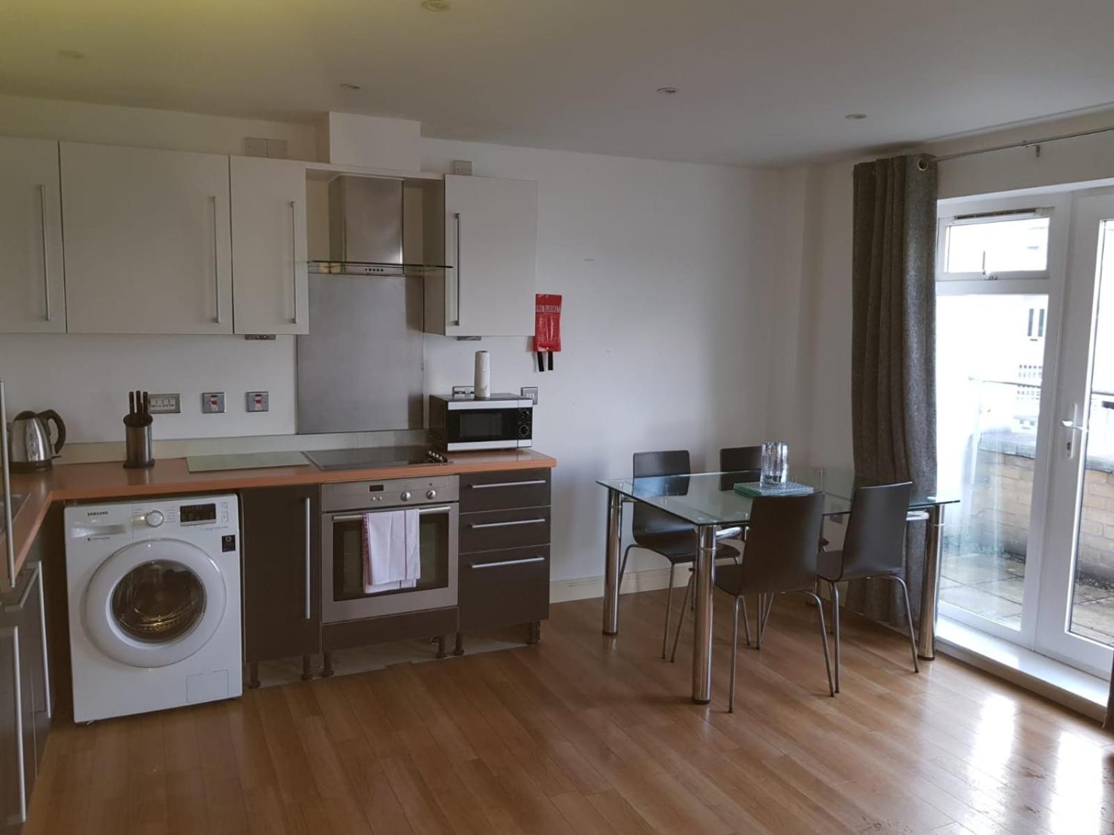 Guildford Vacations - Blue Sky Apartments Abbots Yard, Guildford - Property Image 12