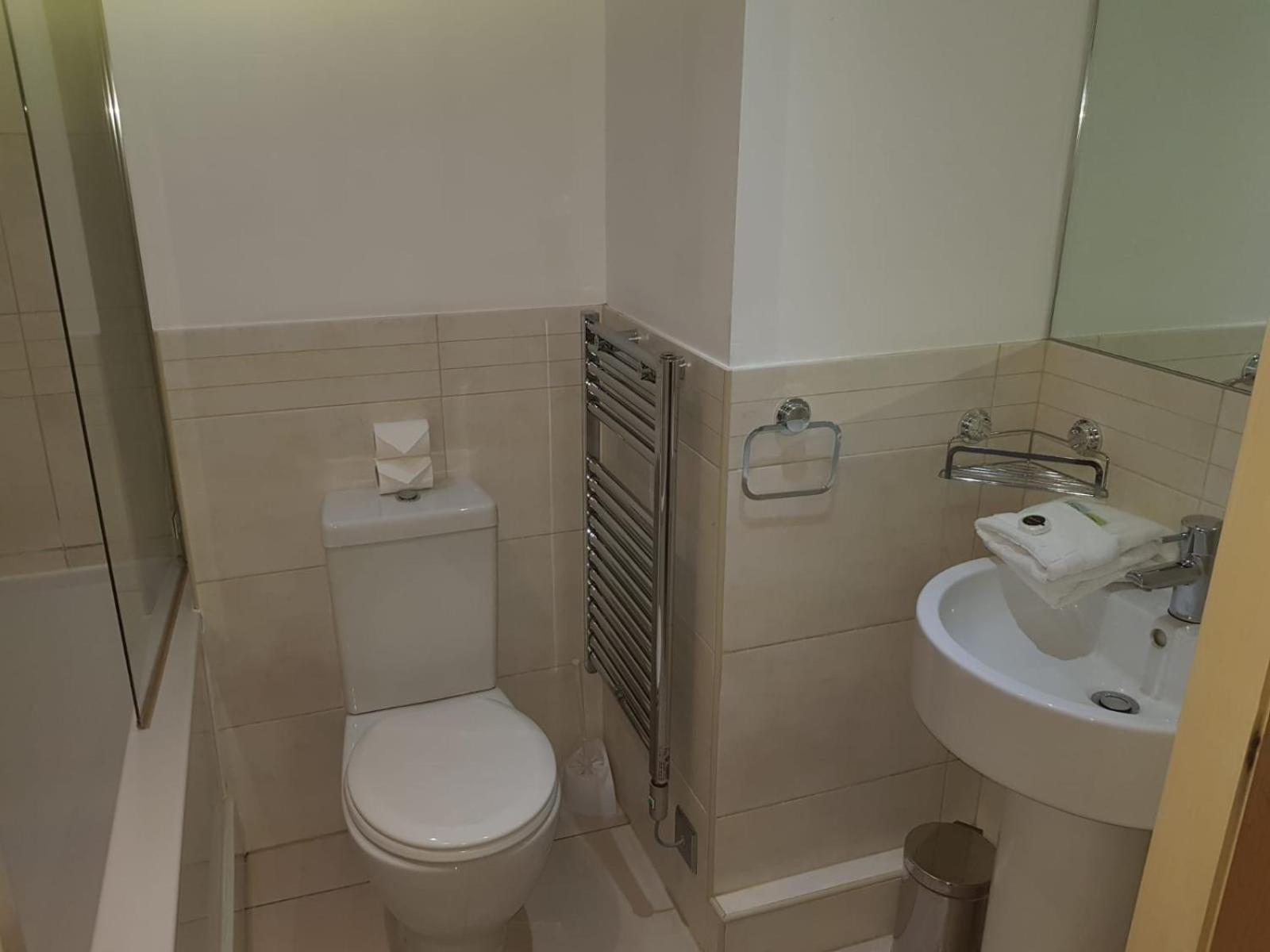 Guildford Vacations - Blue Sky Apartments Abbots Yard, Guildford - Property Image 5