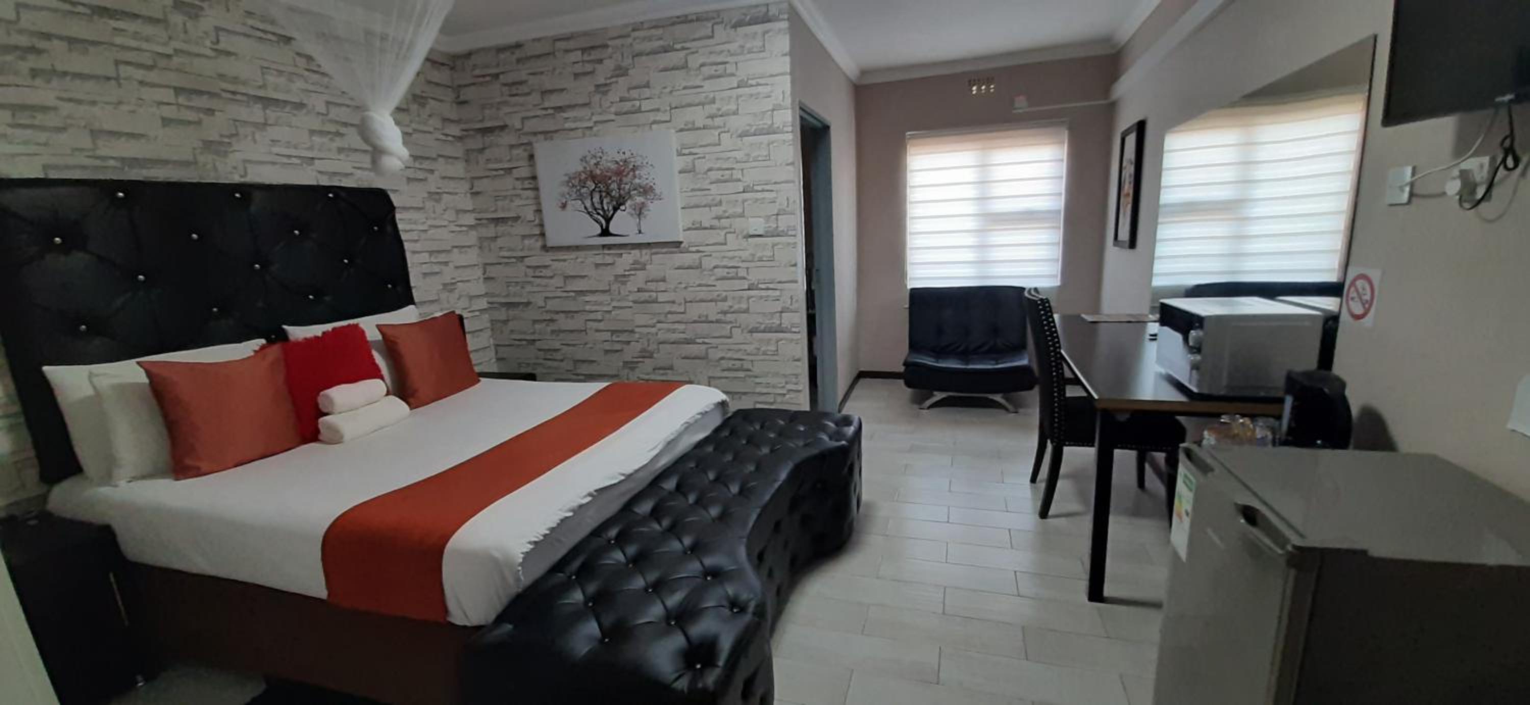 The New Mall Guesthouse