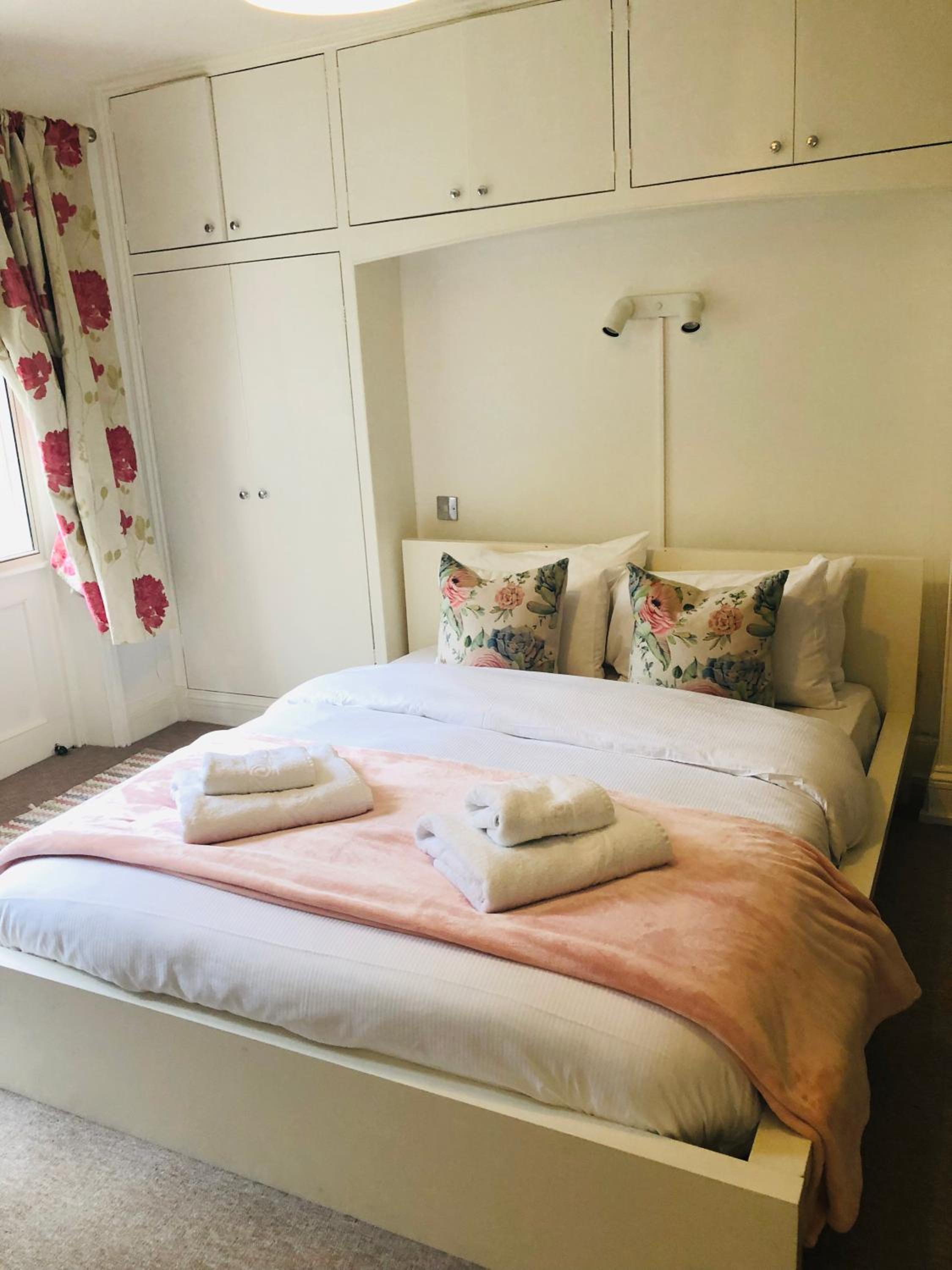 2 Bedroom Apartment close to Camden Town