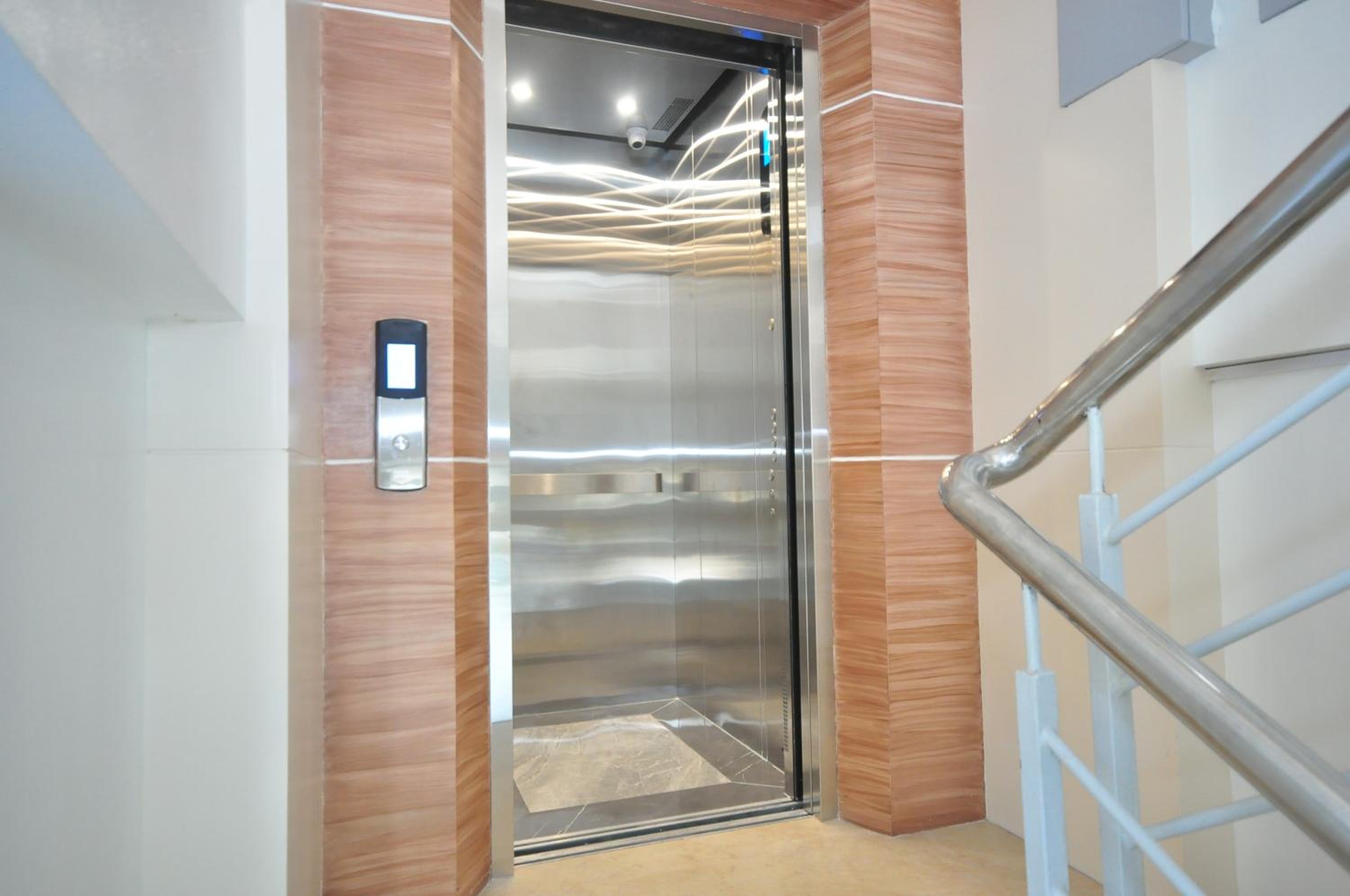 RNR Suites