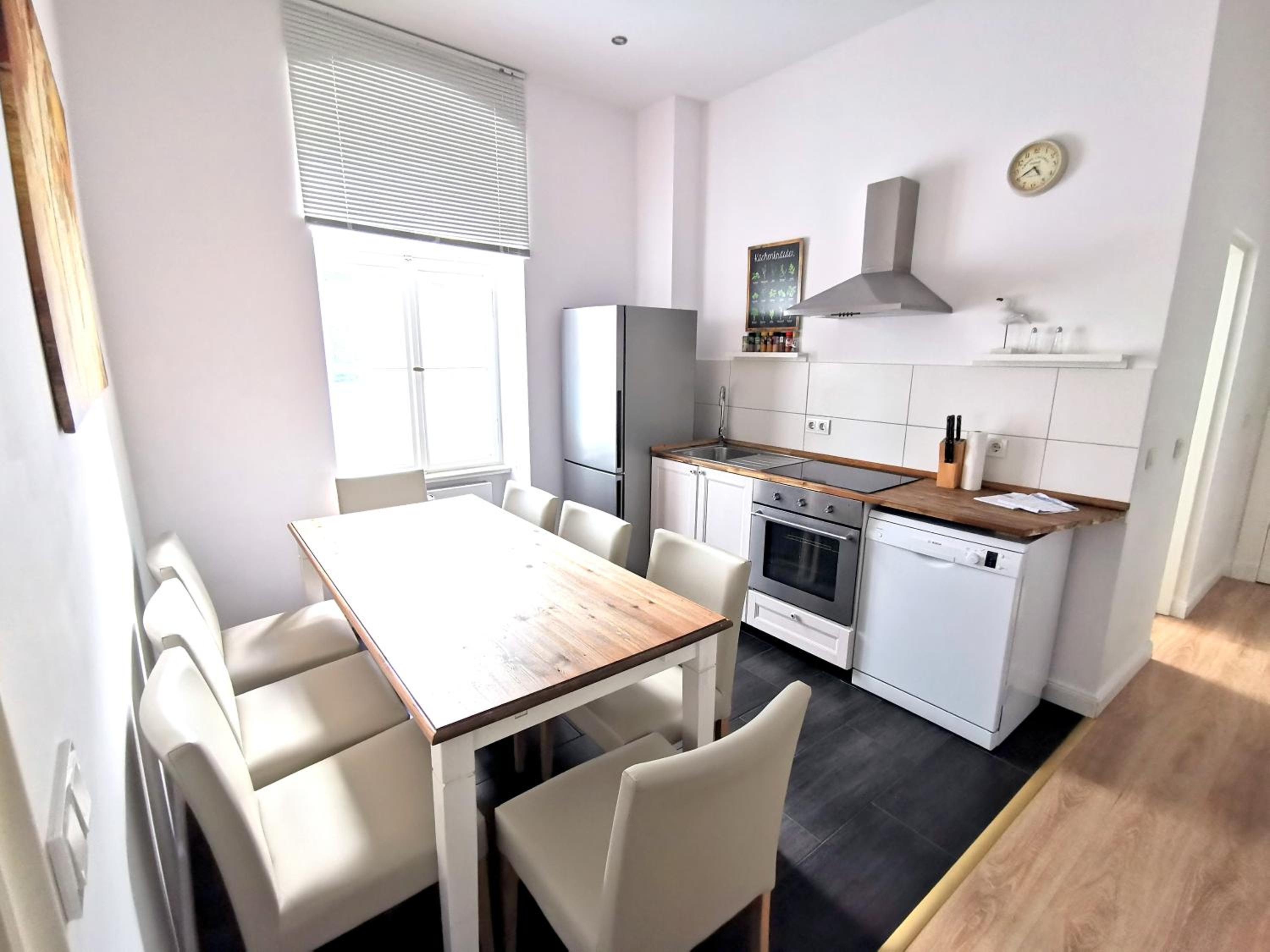 FRITZ by ROCKCHAIR Apartments l SUPERHOST Status l 3 Bedrooms Boxspringbeds 2 Bathrooms 2 Kitchen - Cozy Family & Business Flair welcomes you!