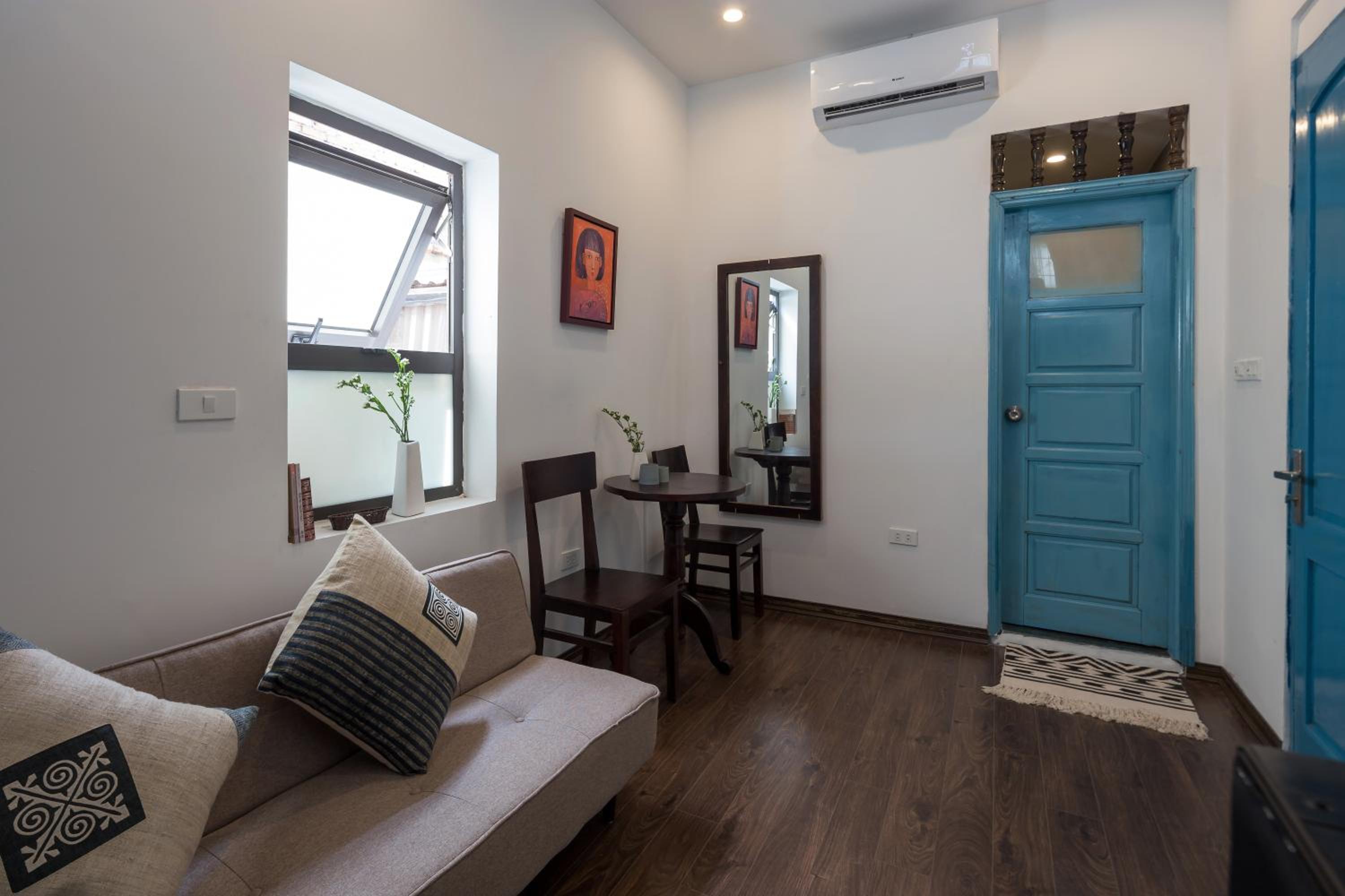 Centraltique Downtown - Bespoke Colonial House Near Hoan Kiem Lake