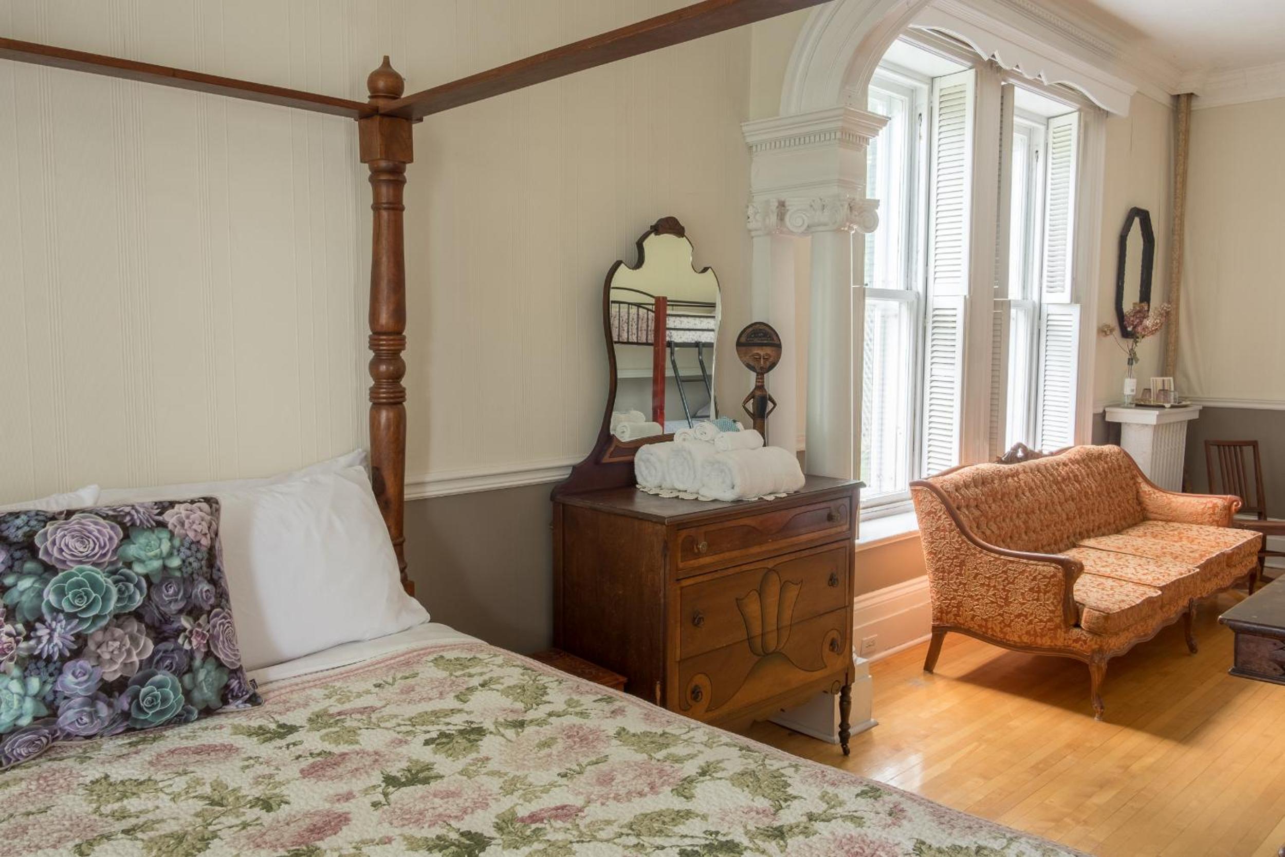 Levis Vacations - Auberge de la Visitation - Property Image 18