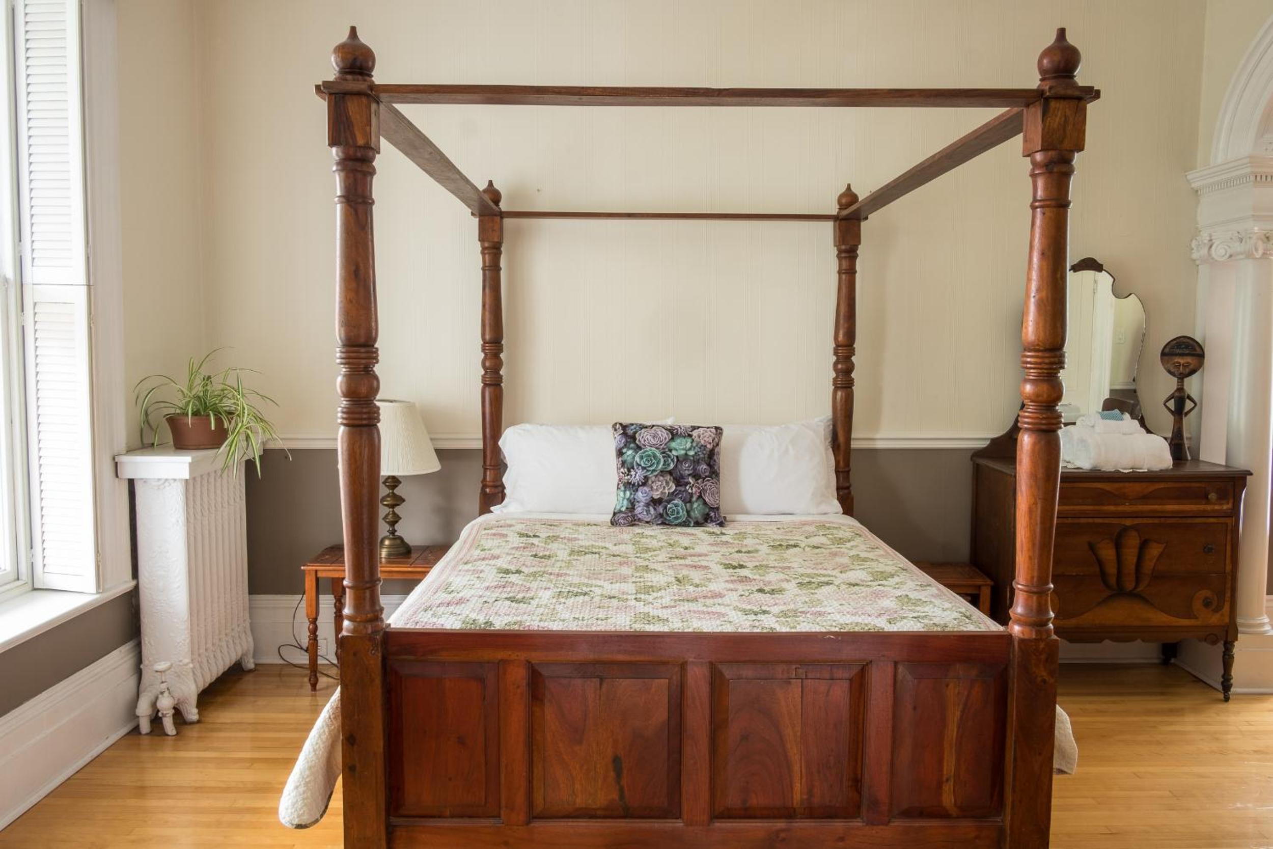 Levis Vacations - Auberge de la Visitation - Property Image 19