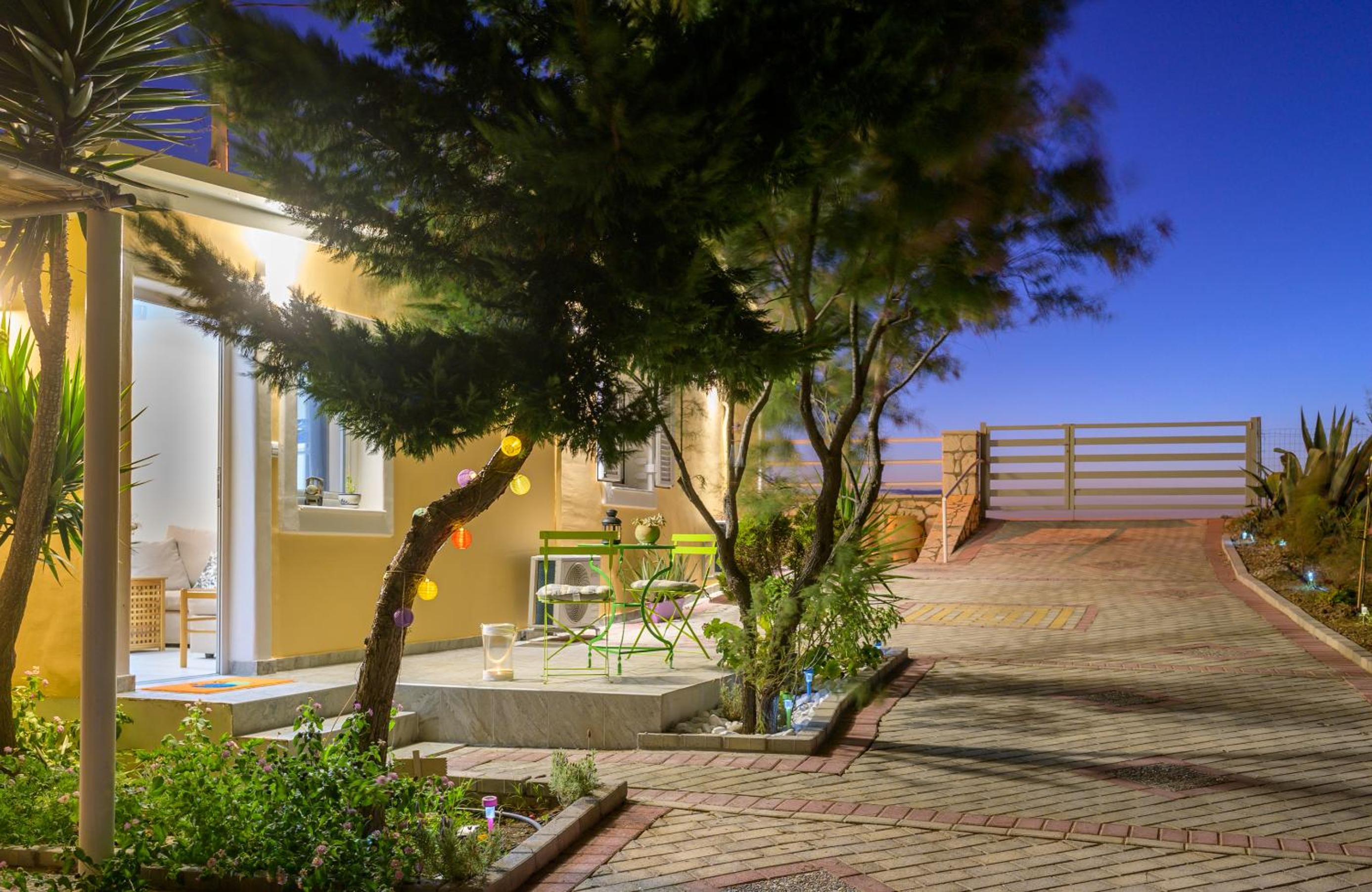 Rontos House, seaside view 2