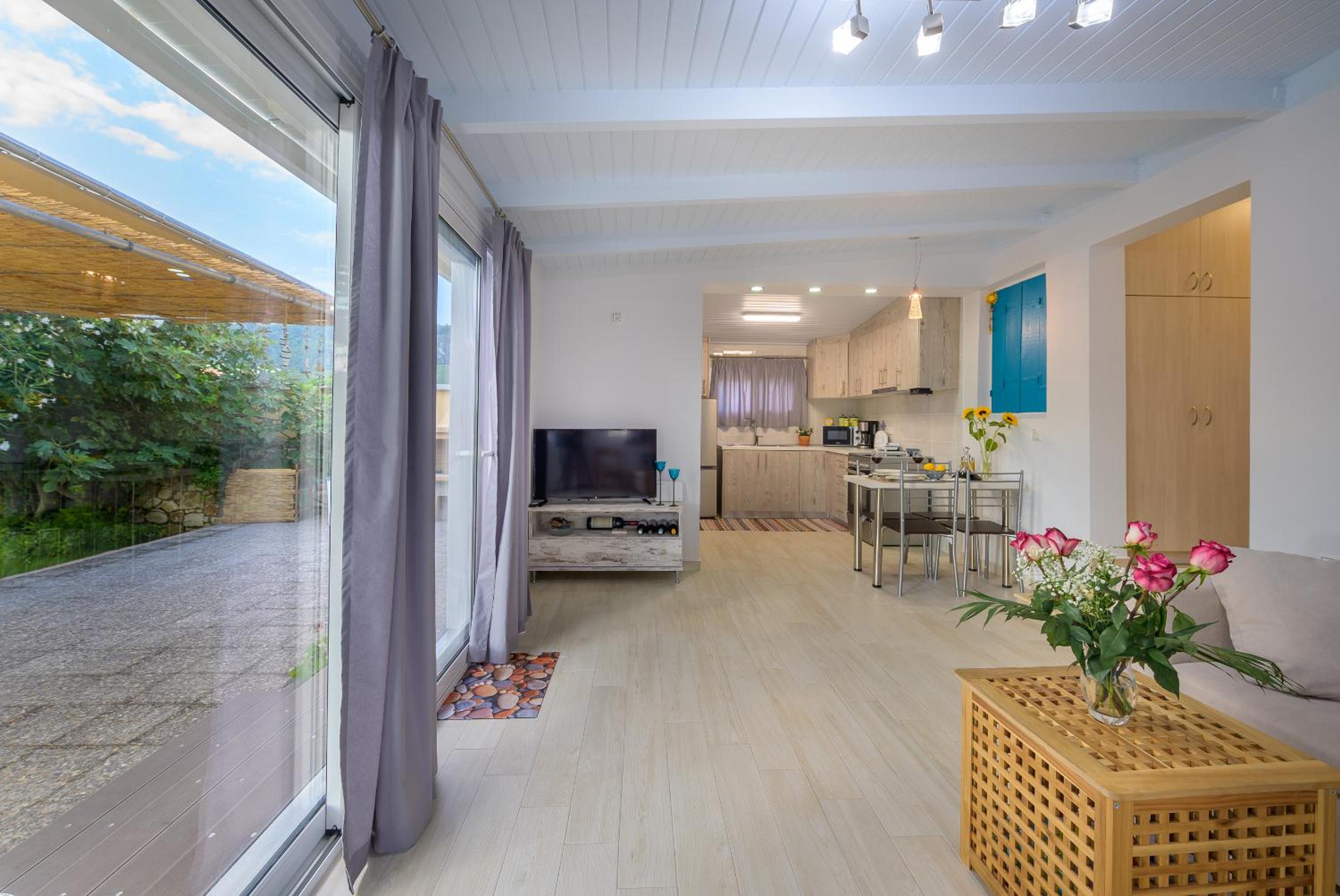 Rontos House, seaside view 3