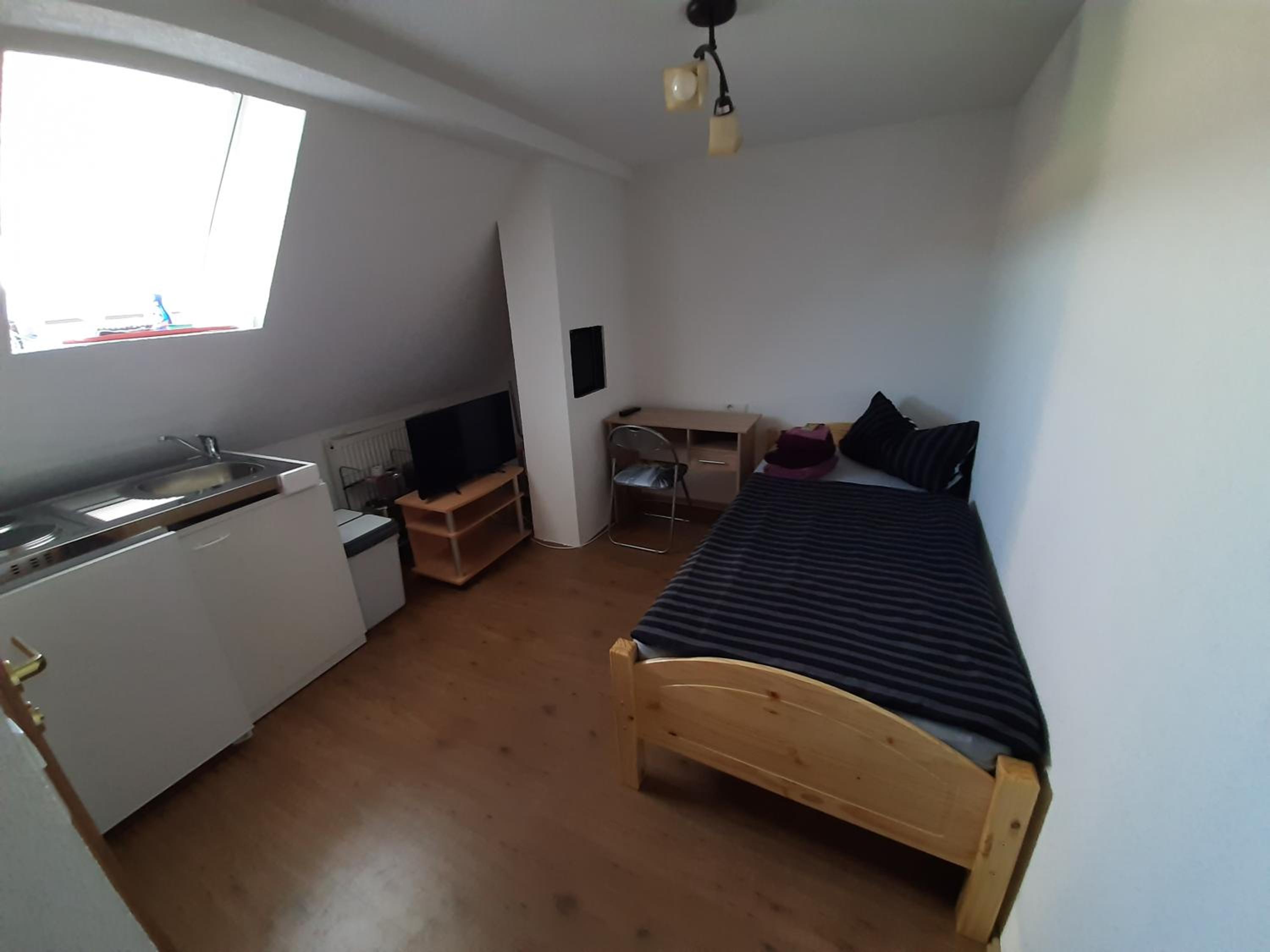 Photo 8