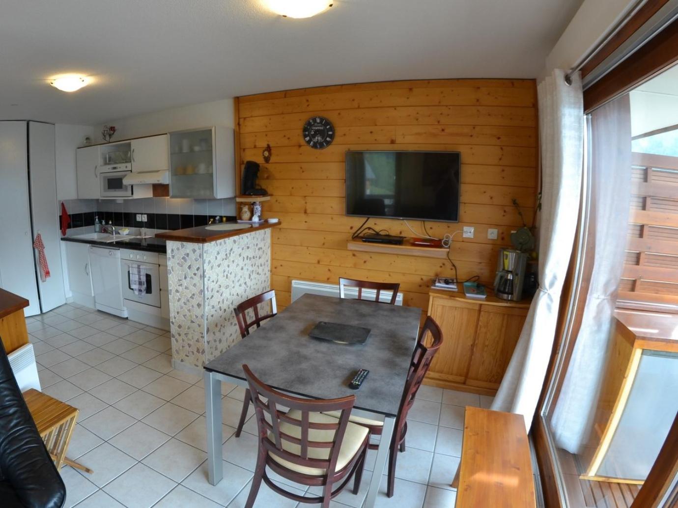 VAUJANYLOCATIONS- Chalet du Verney view 5