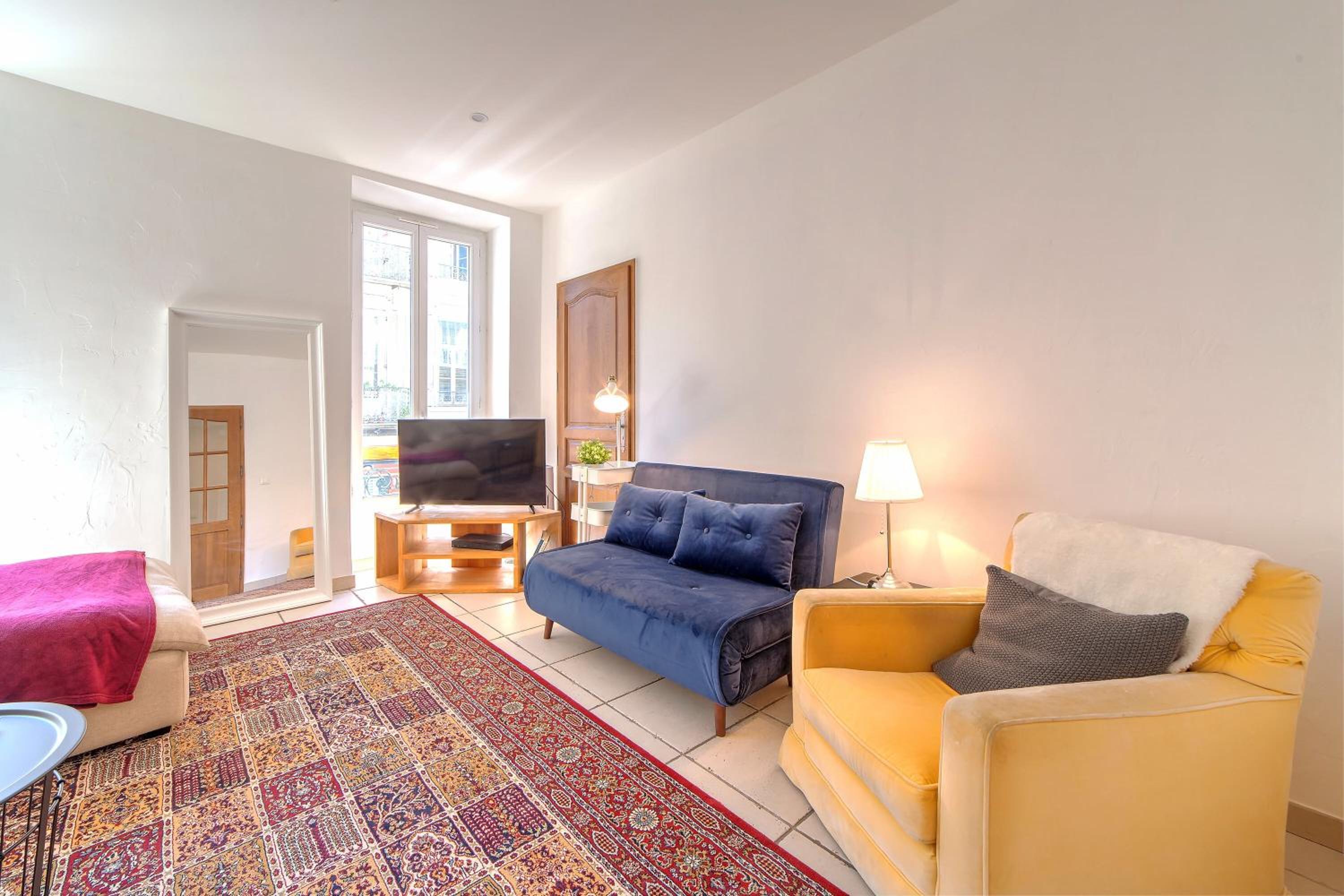 Lovely large familial apartment in central Nice, ten minutes walk to the beach! photo 3