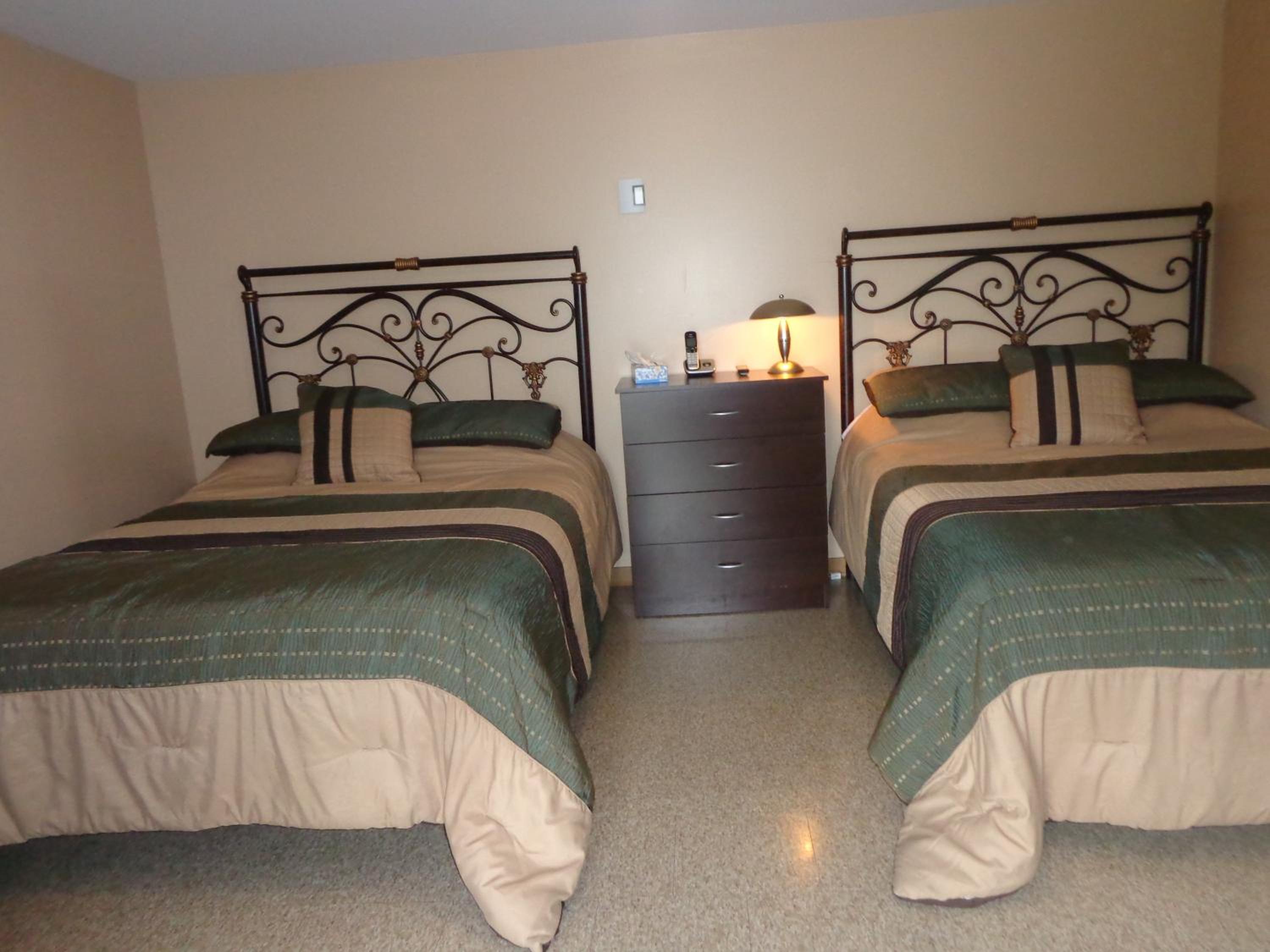 Happy Motel