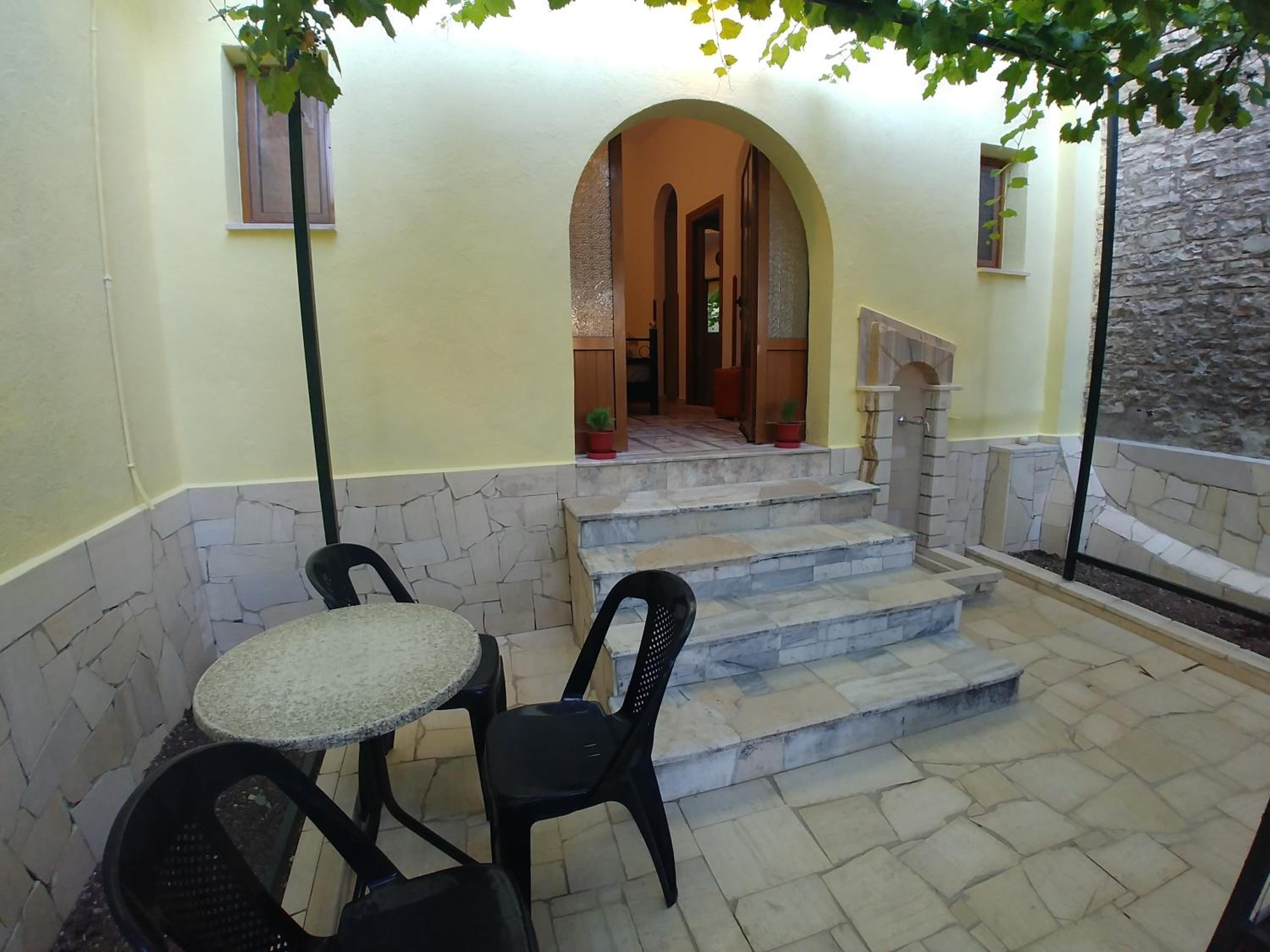 Guest House Urat