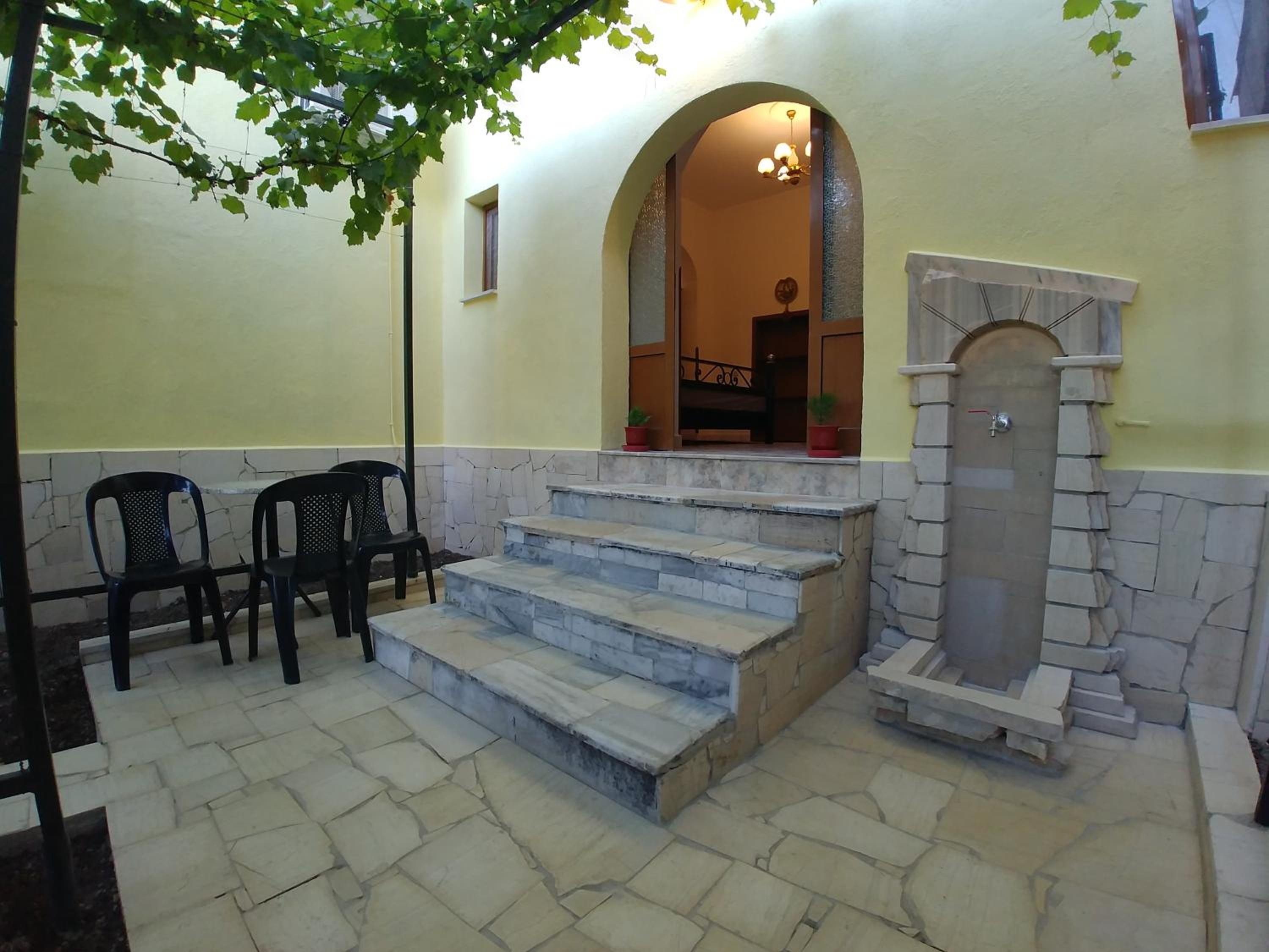 Guest House Urat