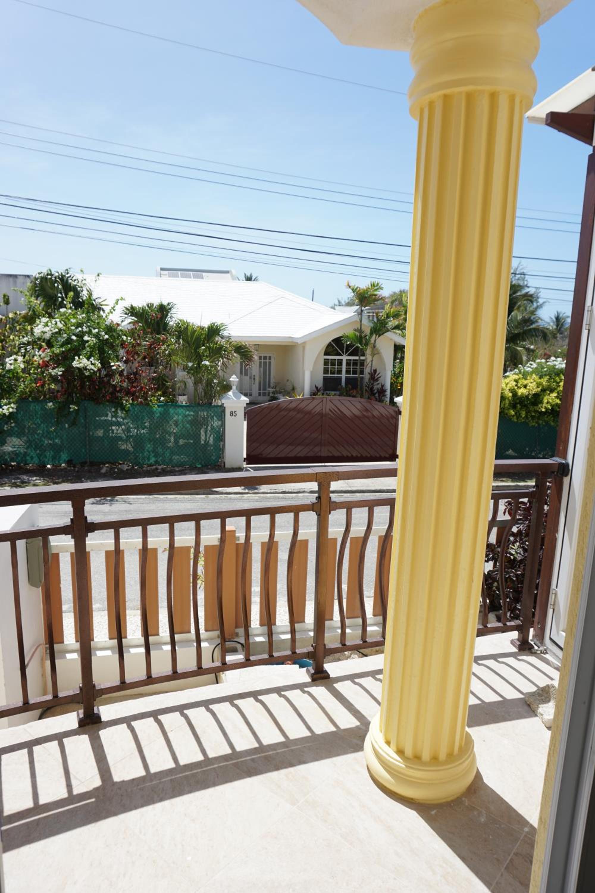 Apartment with double bed and private outdoor kitchen Higher Heights, Barbados