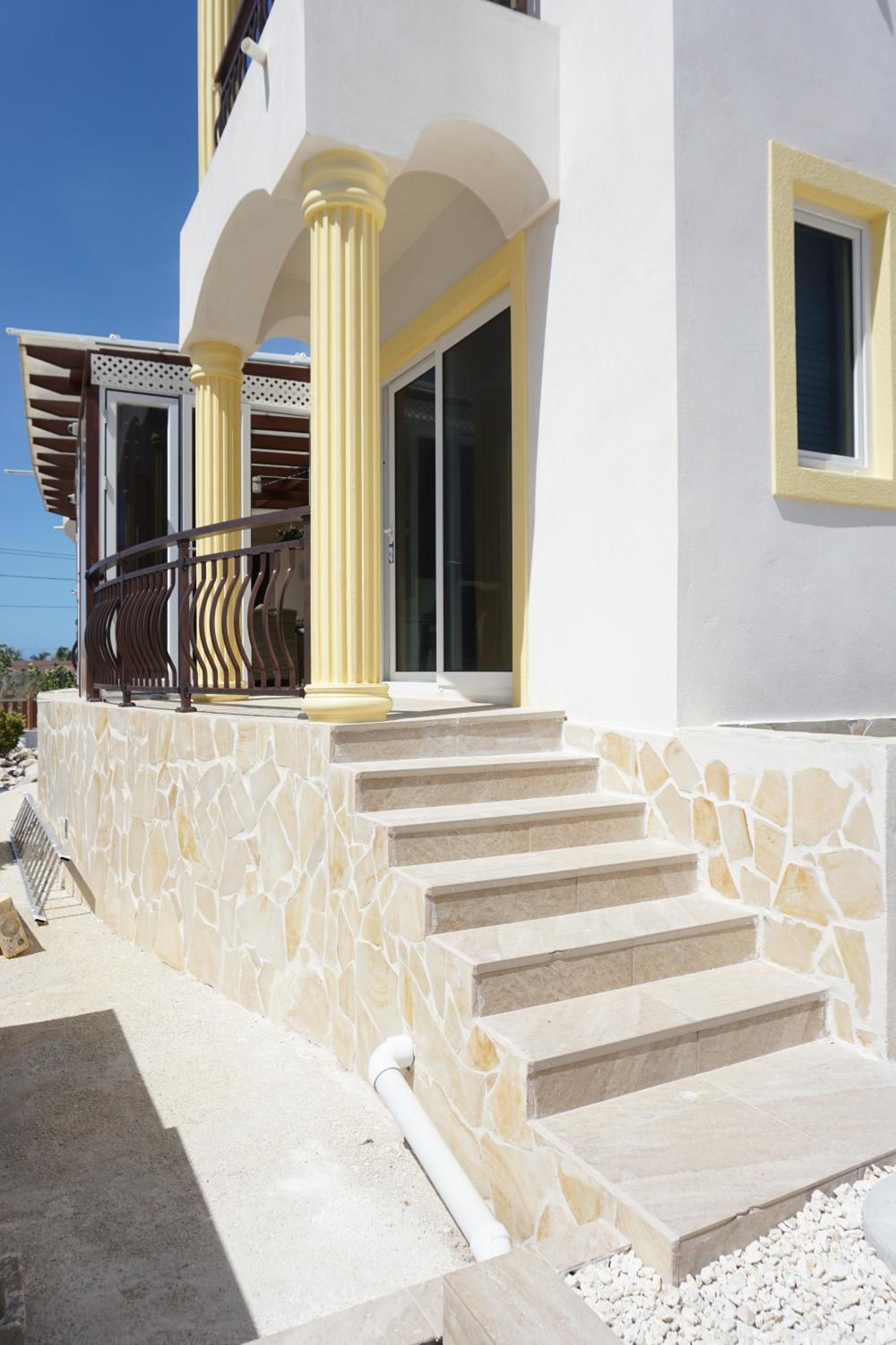 Apartment with double bed and private outdoor kitchen Higher Heights, Barbados