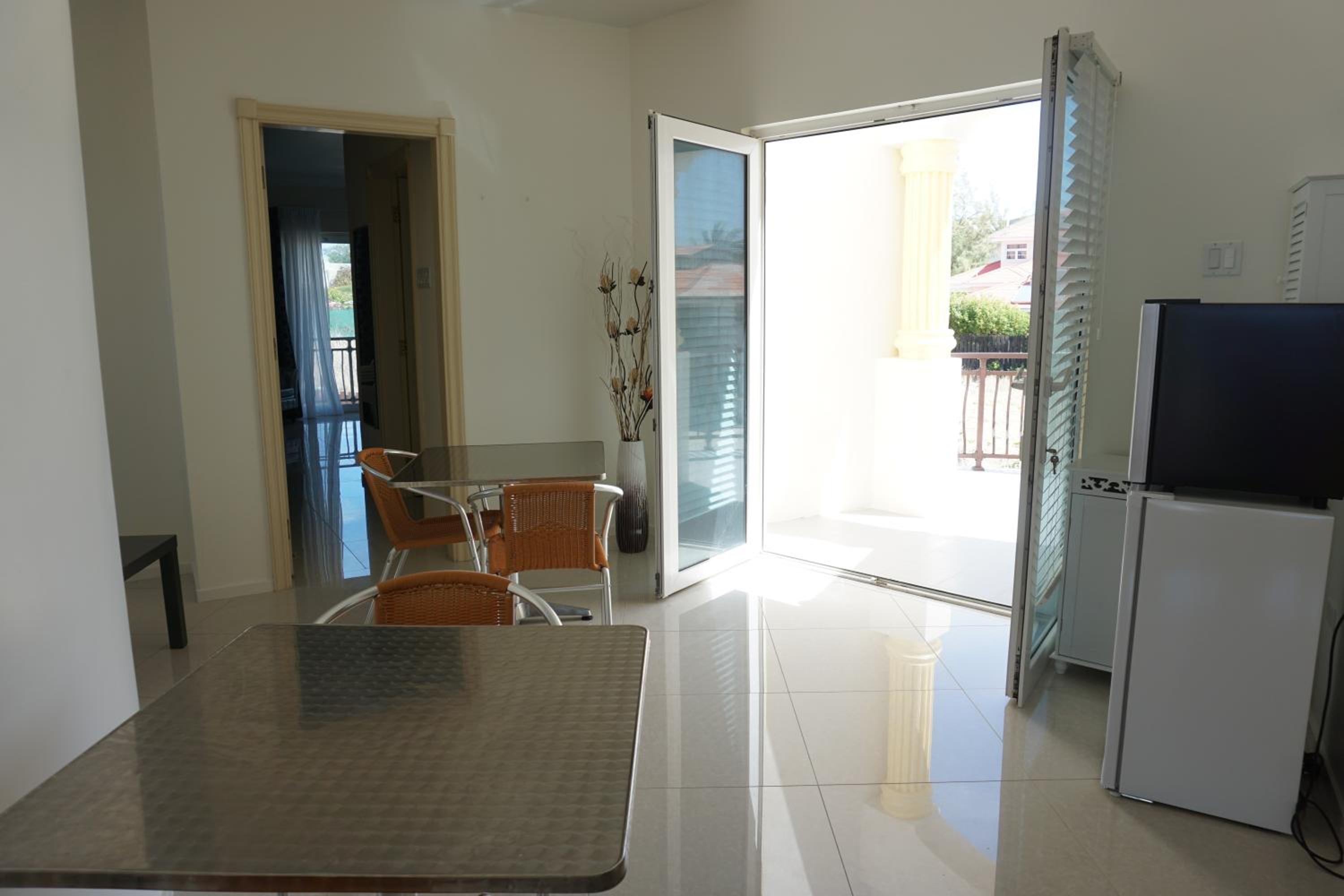 Apartment with double bed and private outdoor kitchen Higher Heights, Barbados