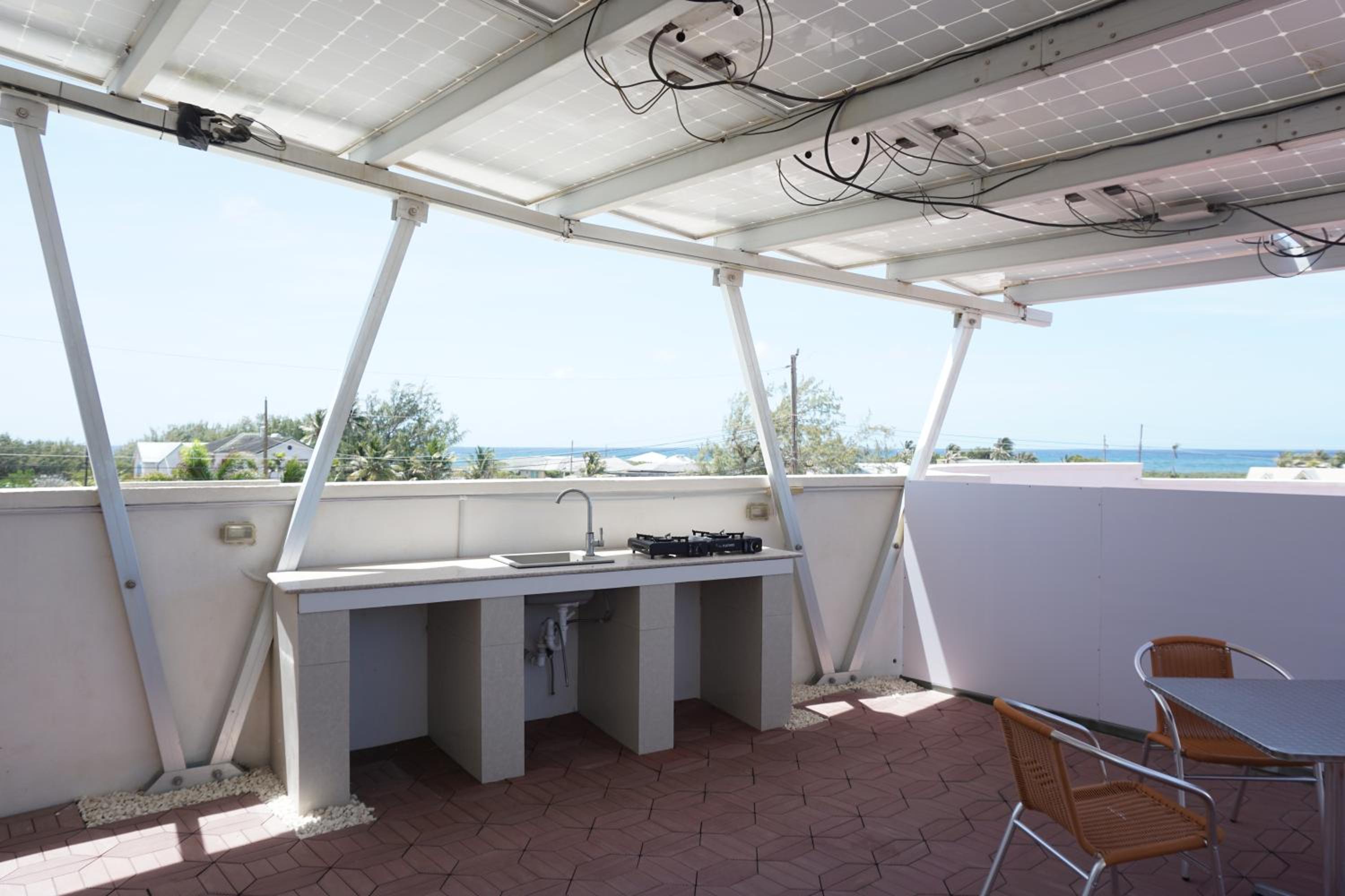 Apartment with double bed and private outdoor kitchen Higher Heights, Barbados