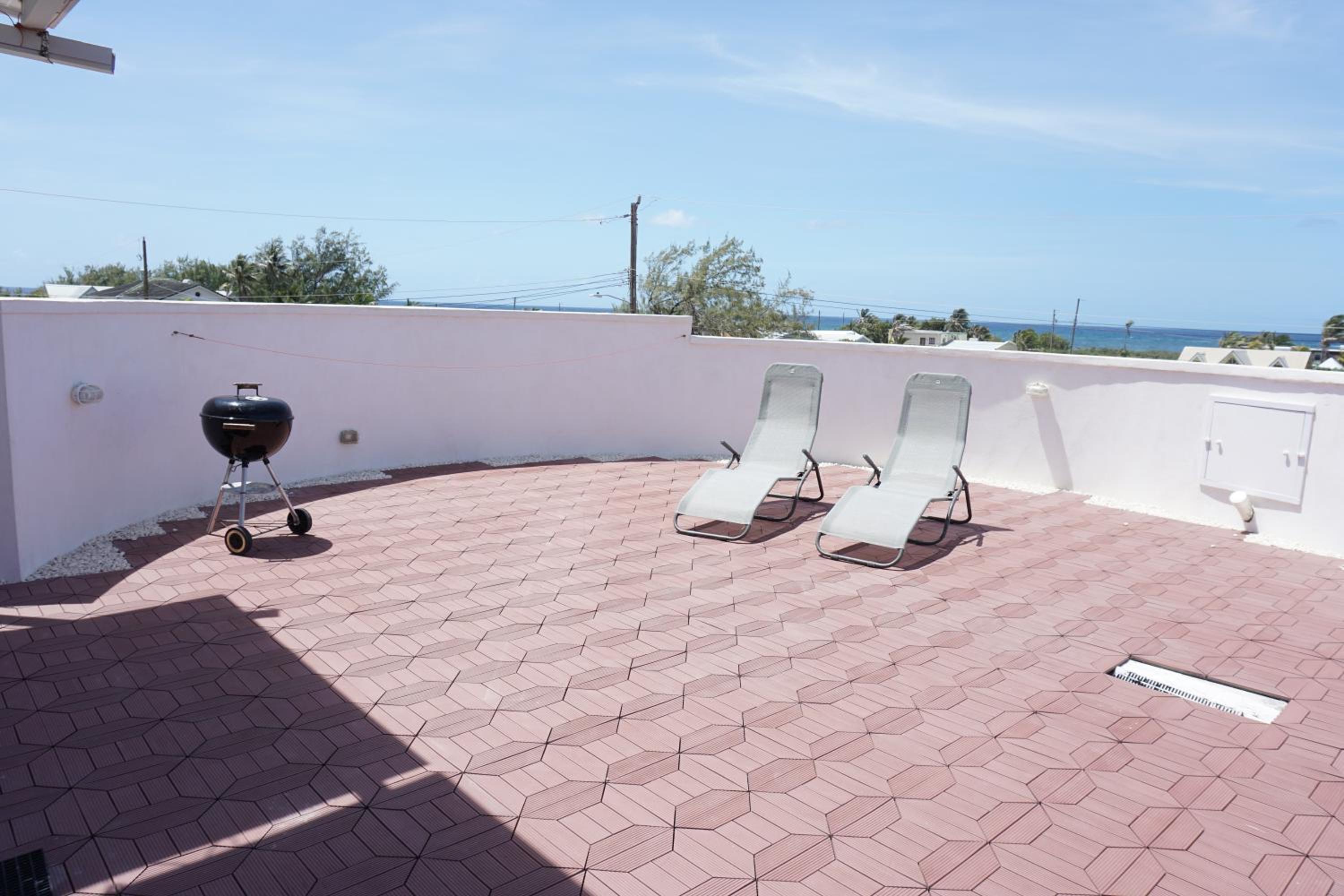 Apartment with double bed and private outdoor kitchen Higher Heights, Barbados