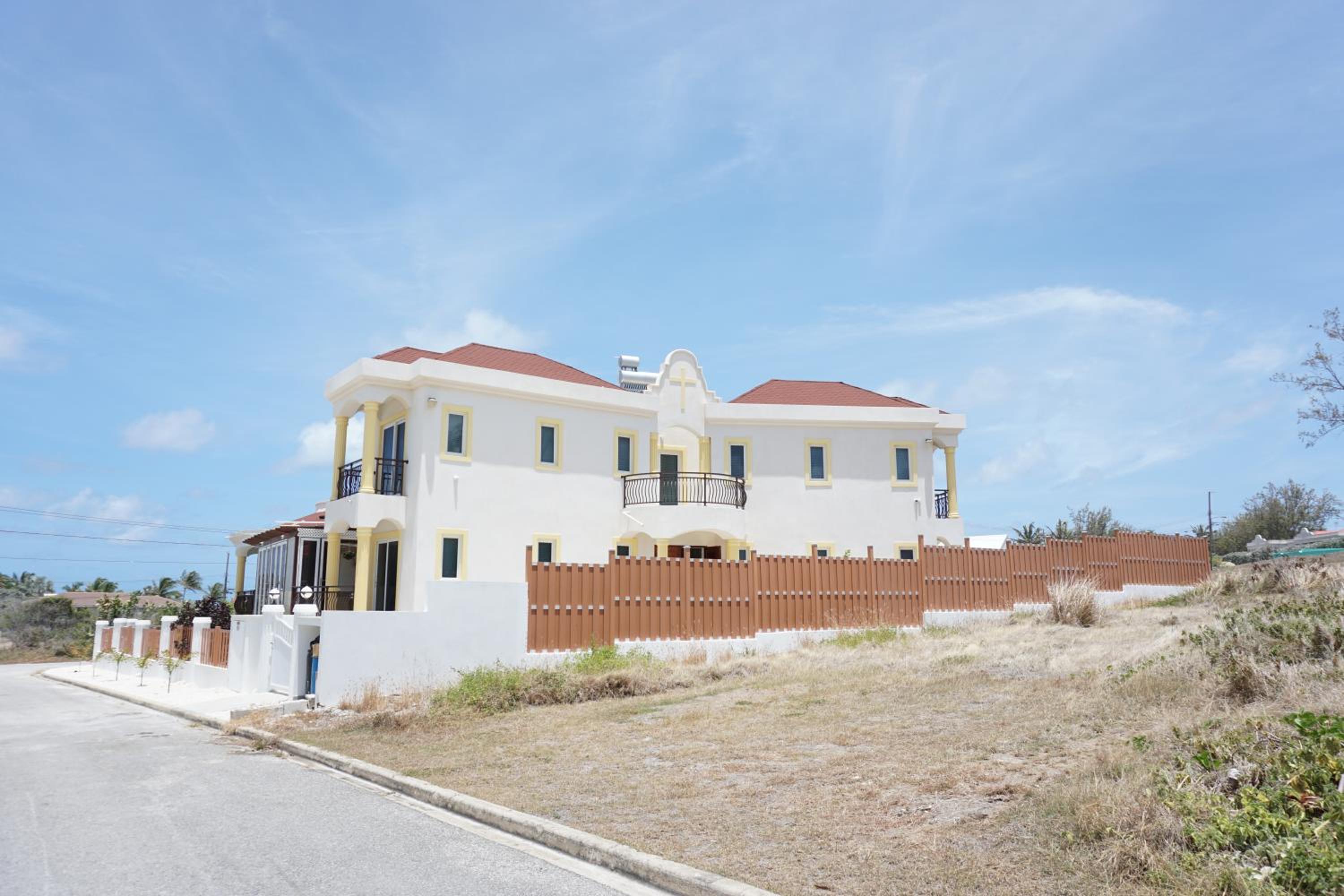 Apartment with double bed and private outdoor kitchen Higher Heights, Barbados