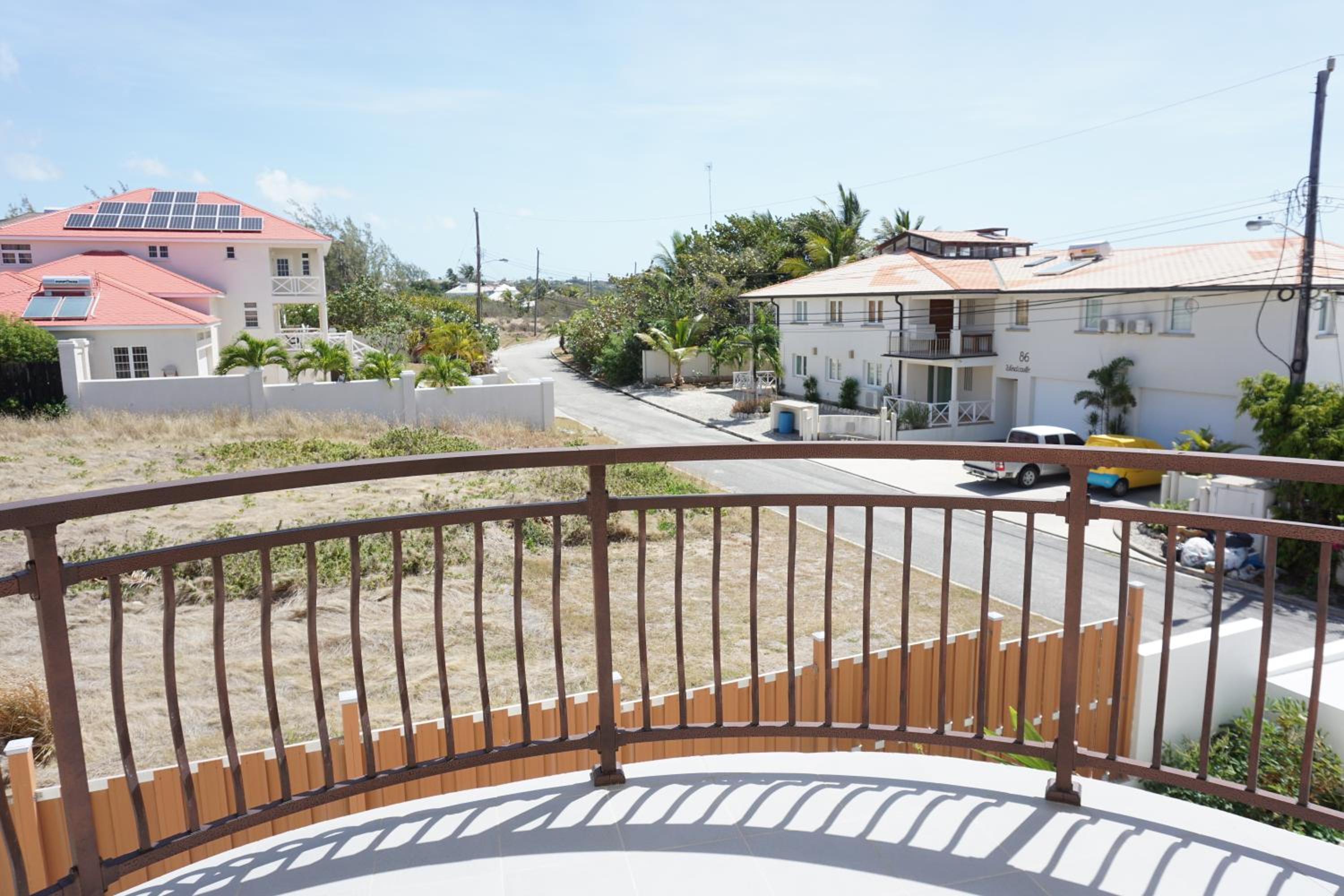 Apartment with double bed and private outdoor kitchen Higher Heights, Barbados