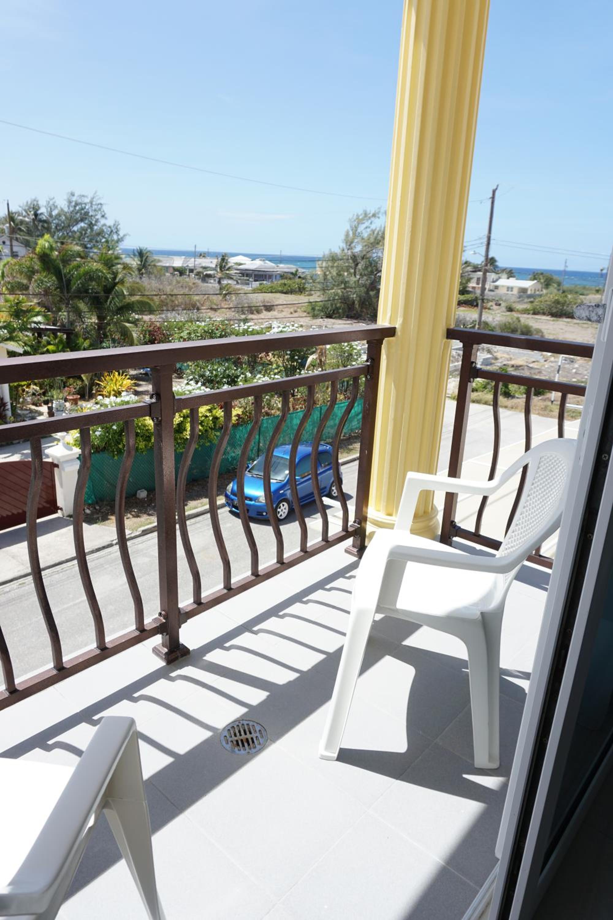 Apartment with double bed and private outdoor kitchen Higher Heights, Barbados