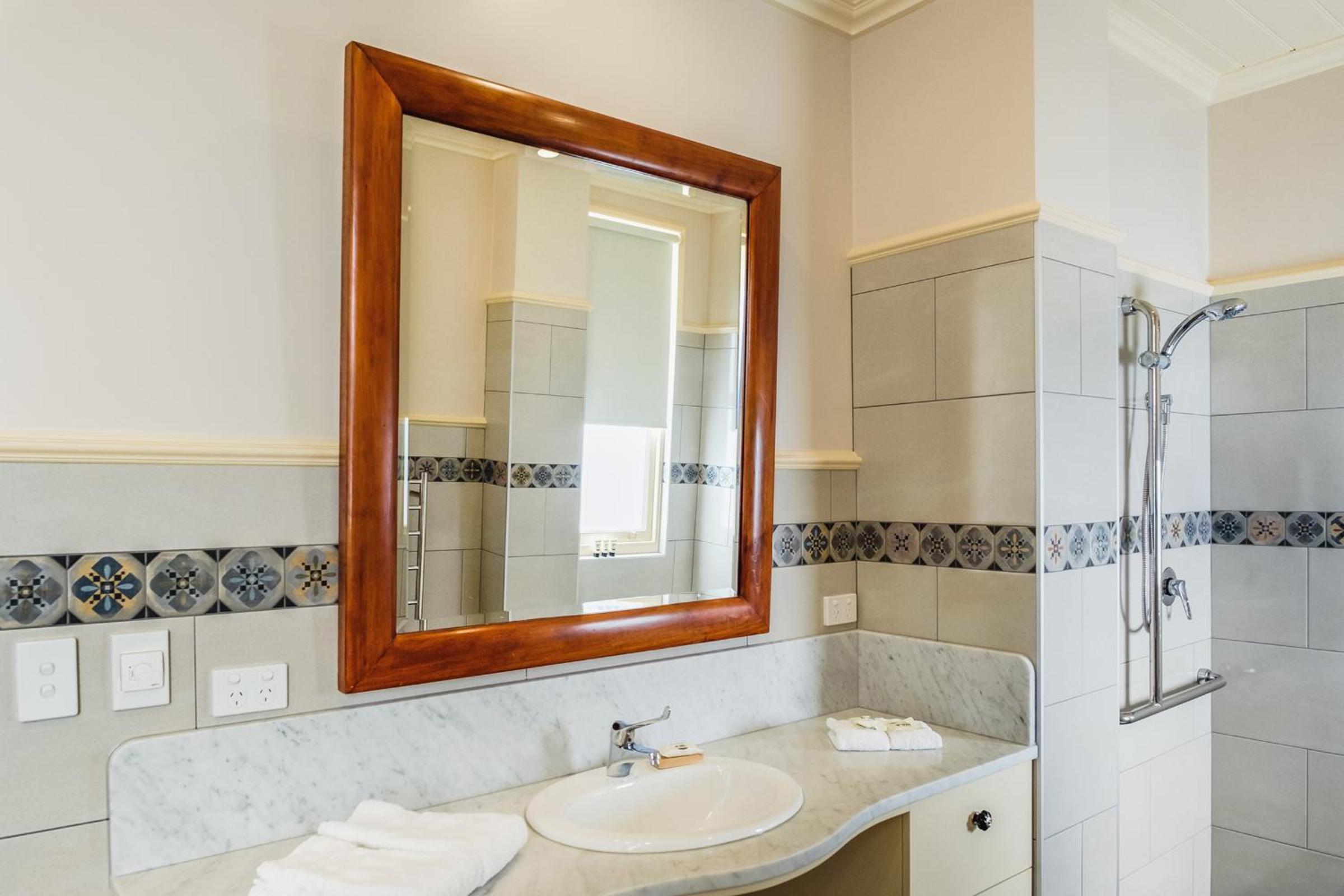 Old Bank Boutique Hotel