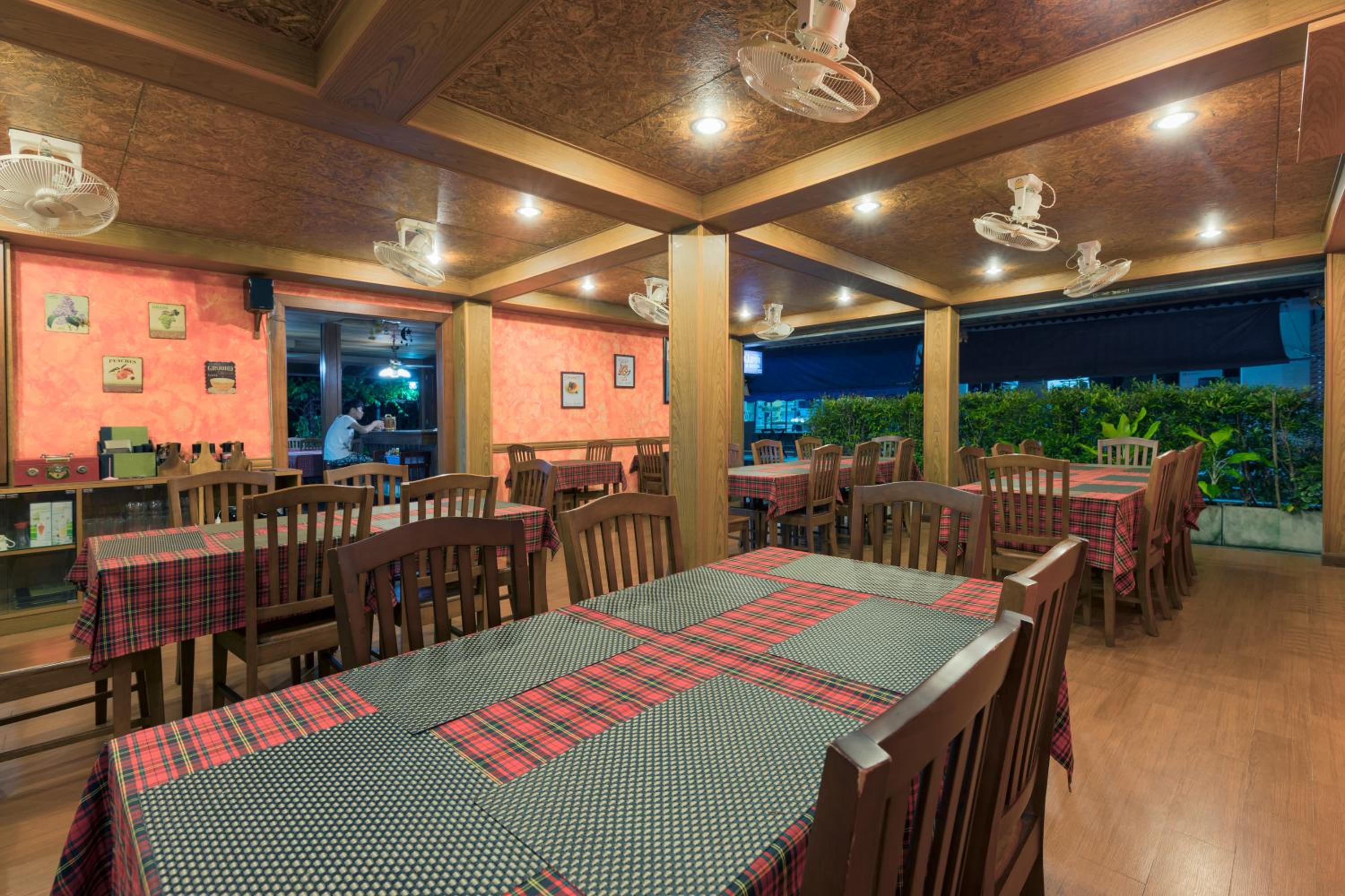 La Luna Italian Restaurant & Accommodation view 4