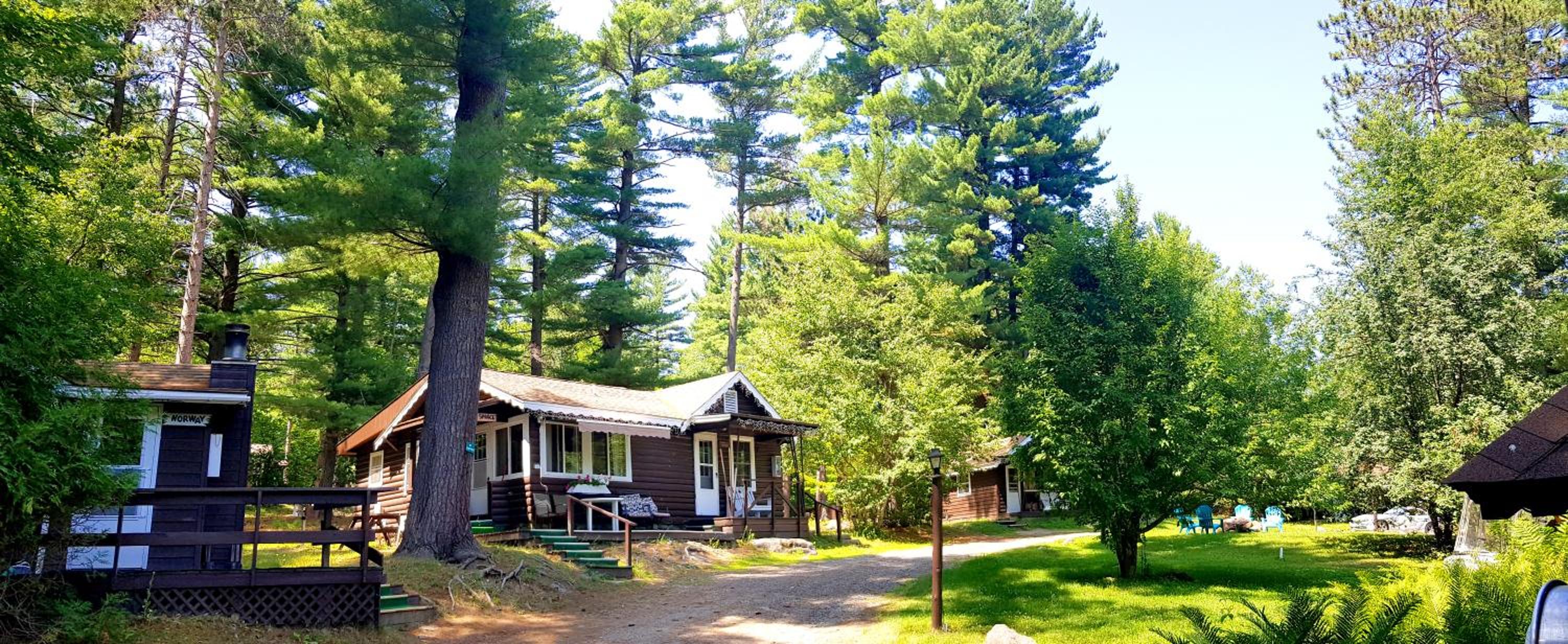 The Wilderness Inn: Chalets view 4